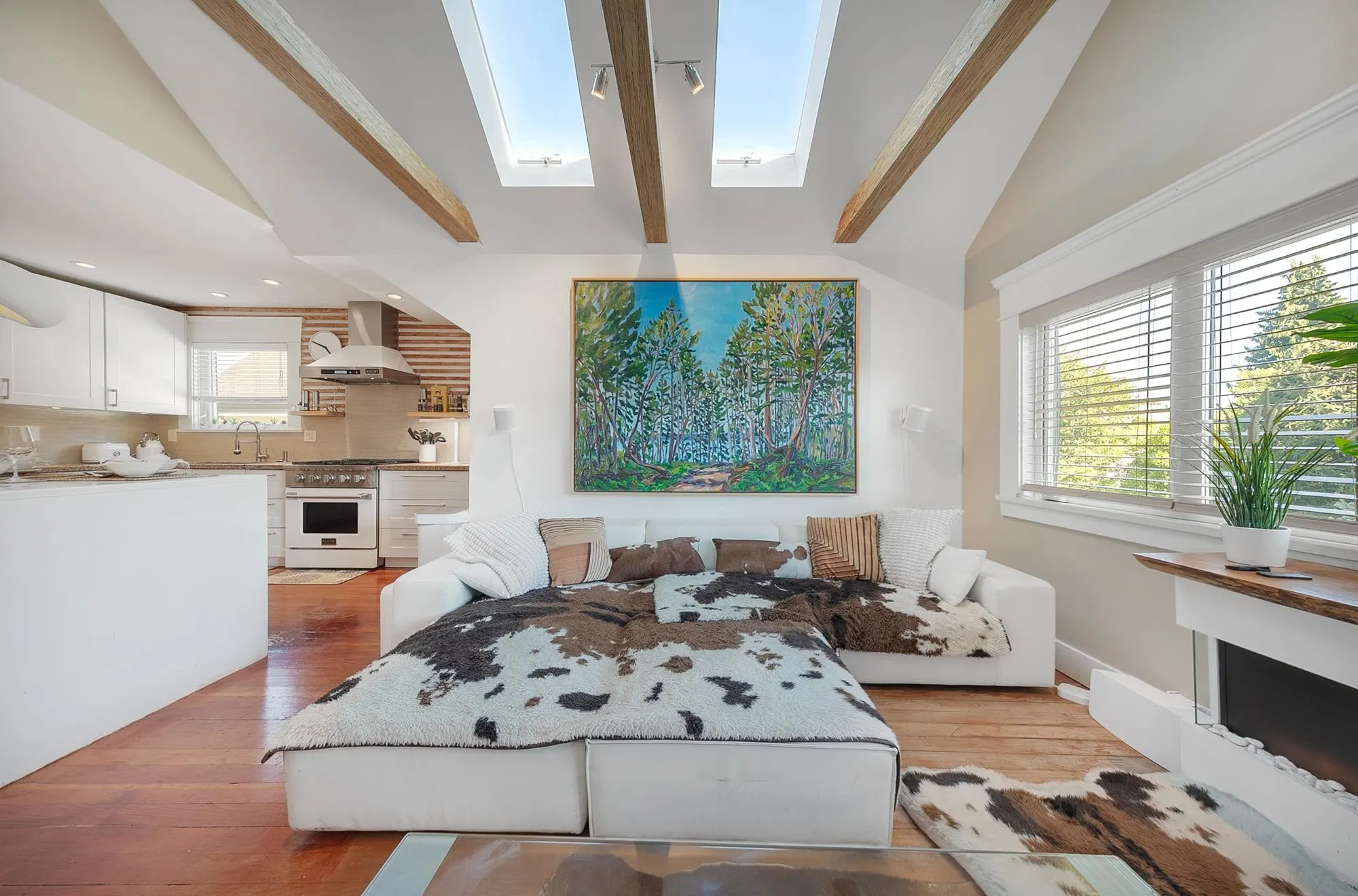 153 W 19th Avenue