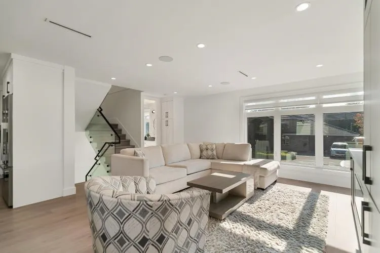 1010 Augusta Avenue