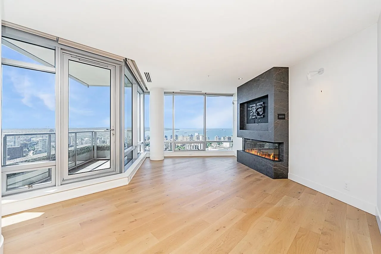 3806 1111 Alberni Street