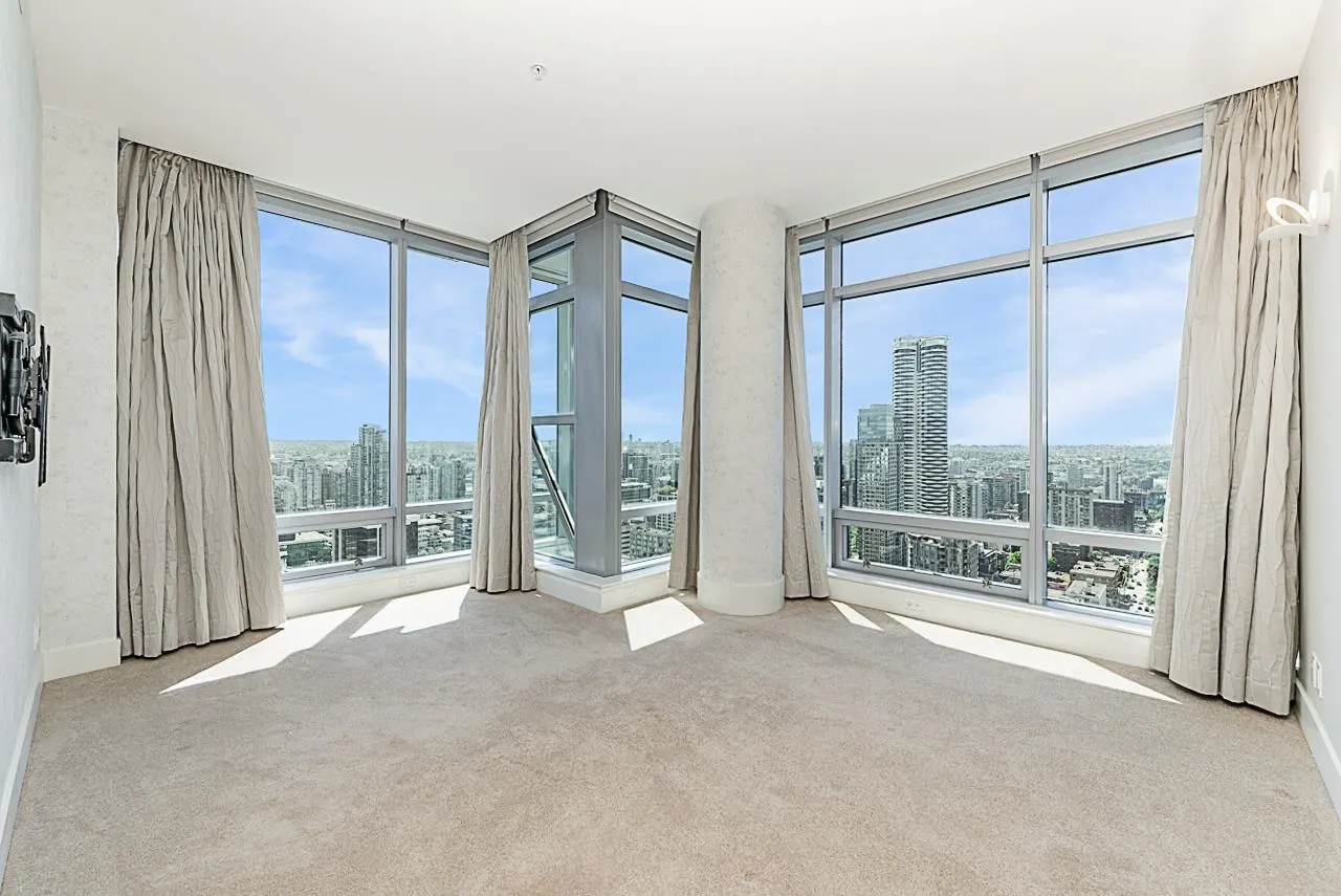 3806 1111 Alberni Street