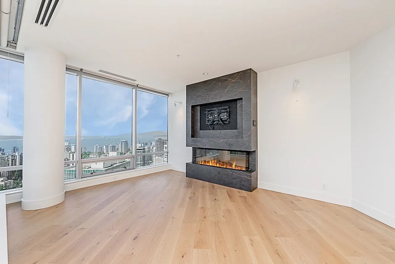 3806 1111 Alberni Street