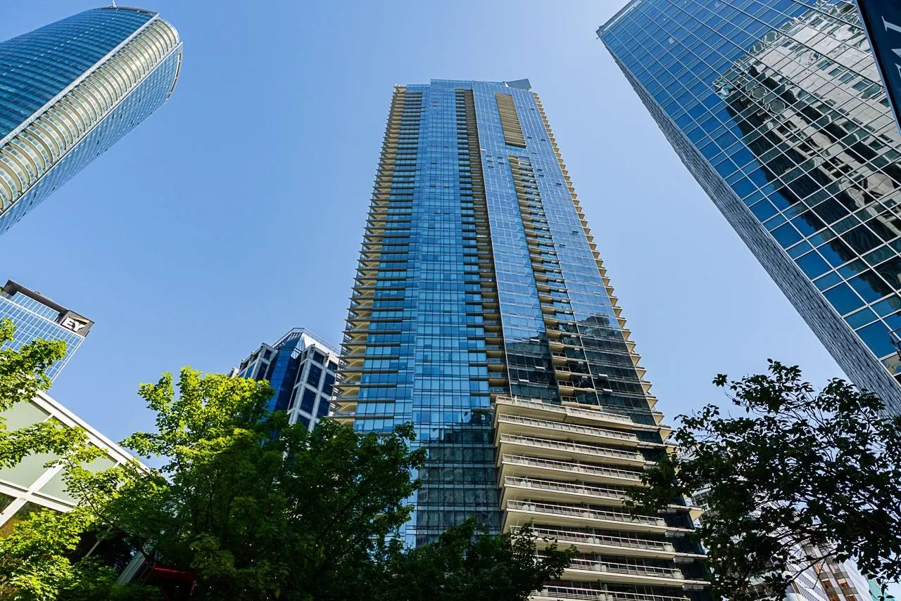 3806 1111 Alberni Street