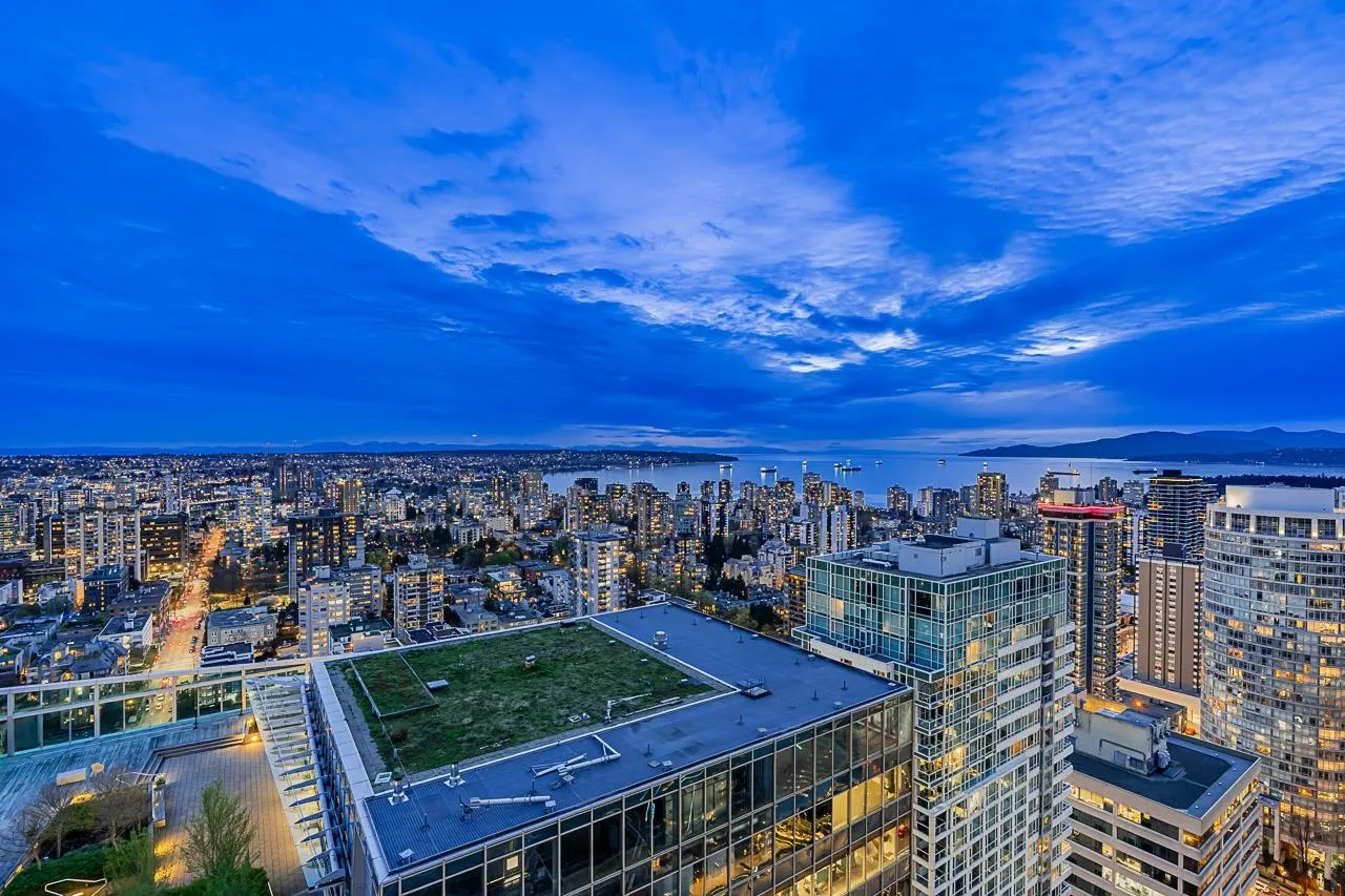 3806 1111 Alberni Street