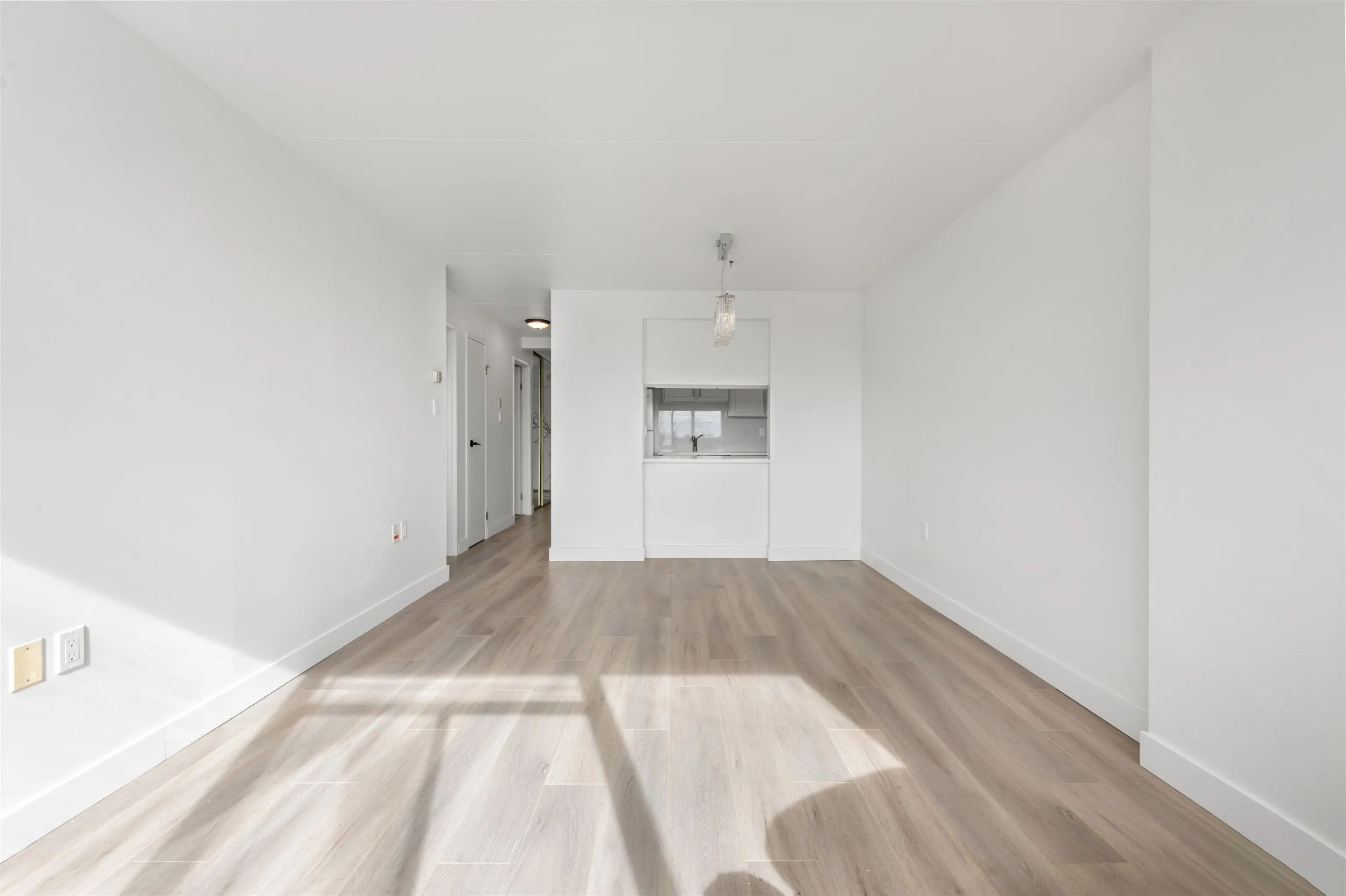 808 6651 Minoru Boulevard