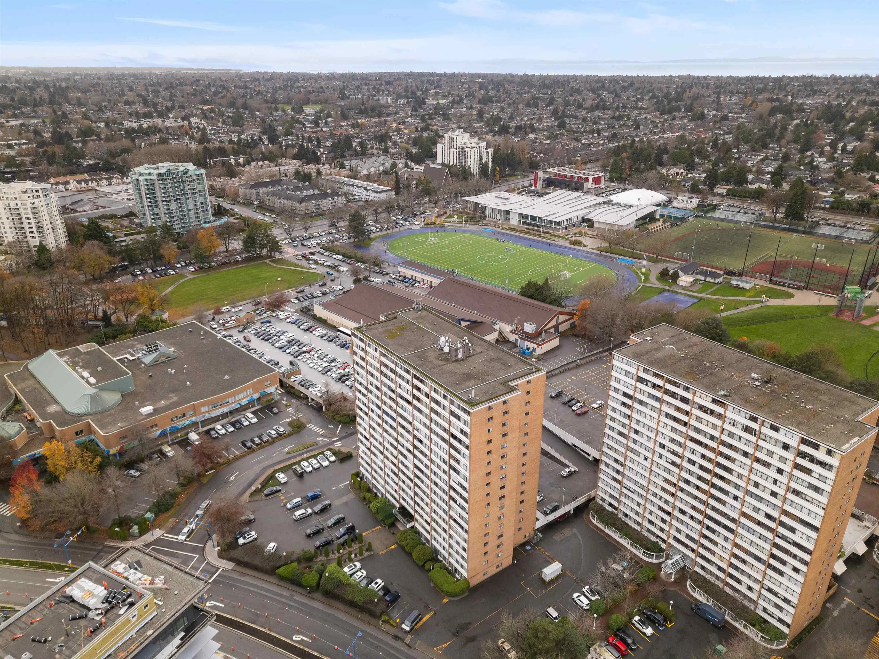 808 6651 Minoru Boulevard