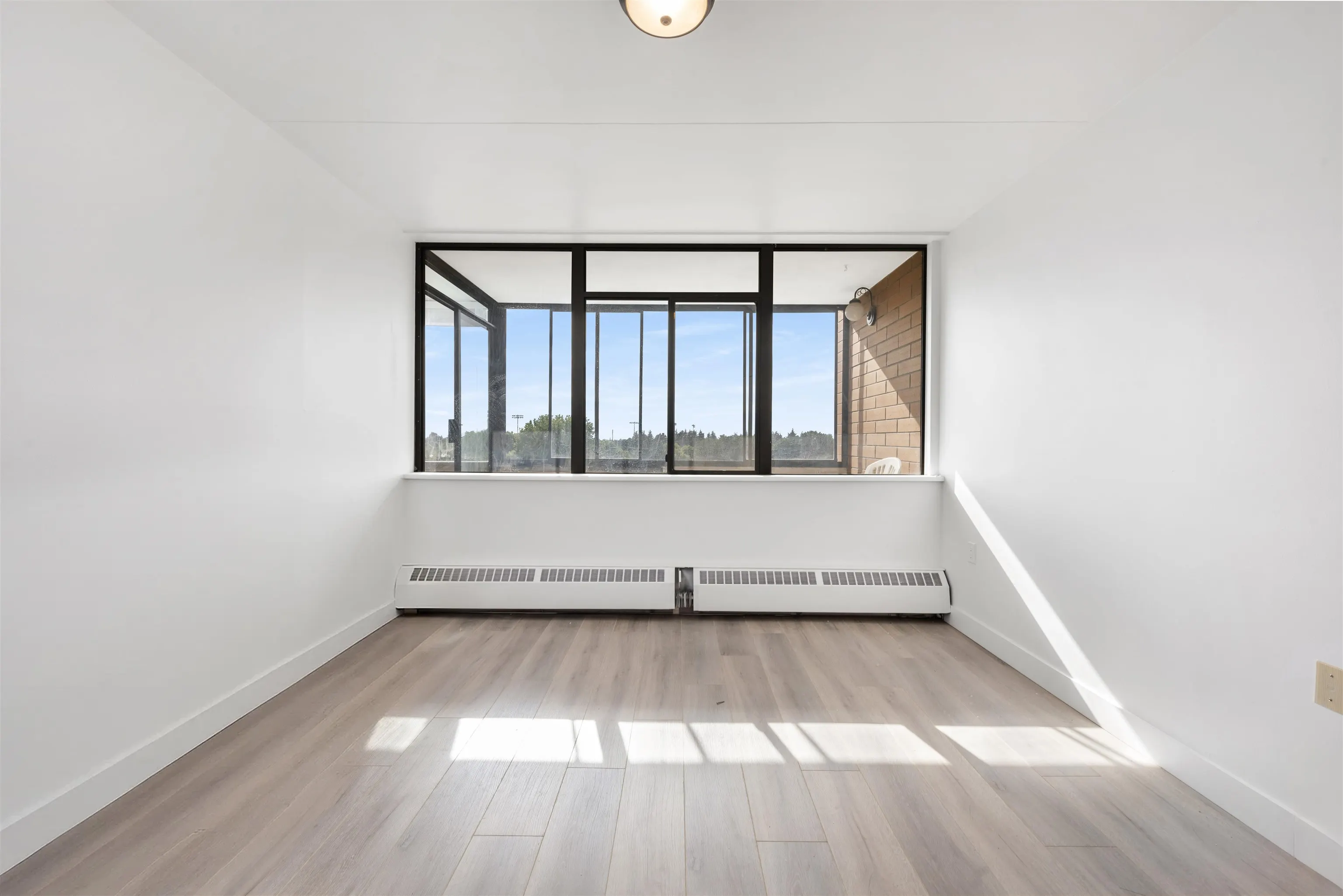 808 6651 Minoru Boulevard