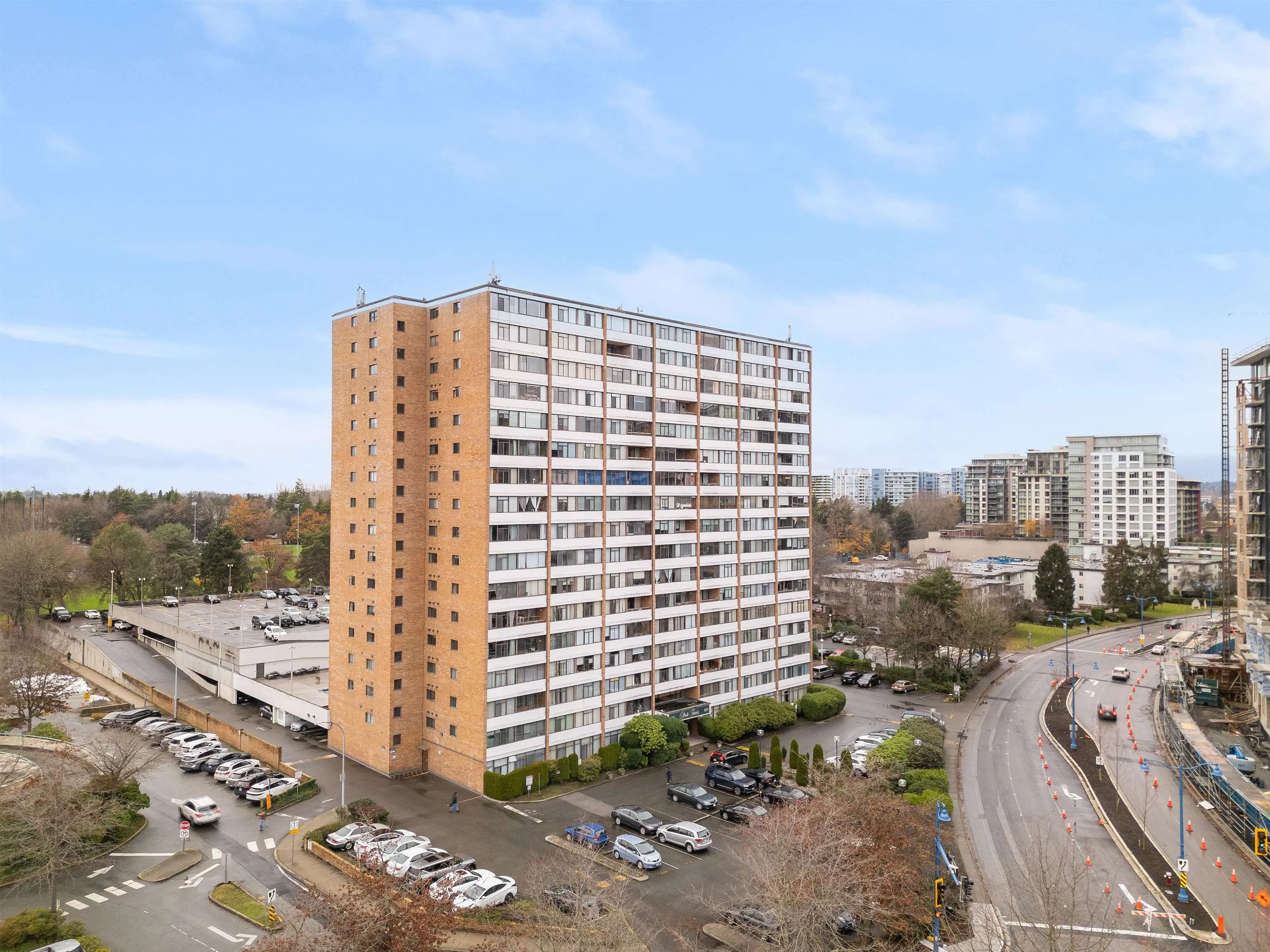 808 6651 Minoru Boulevard