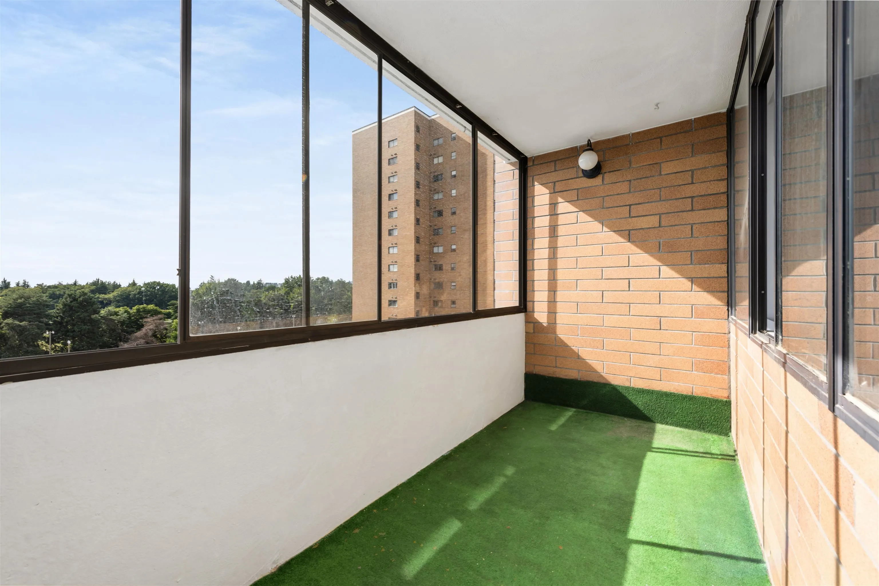 808 6651 Minoru Boulevard