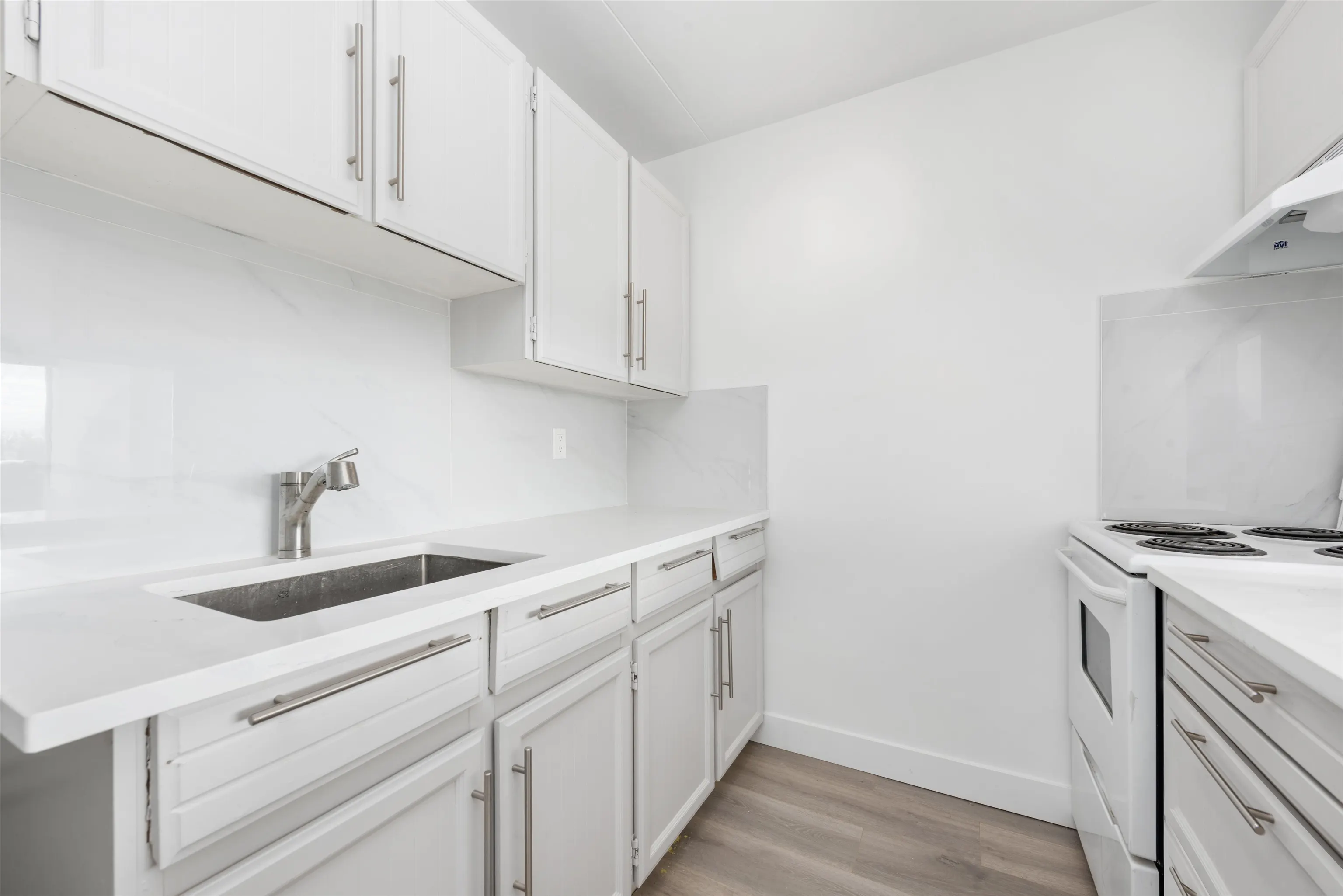 808 6651 Minoru Boulevard