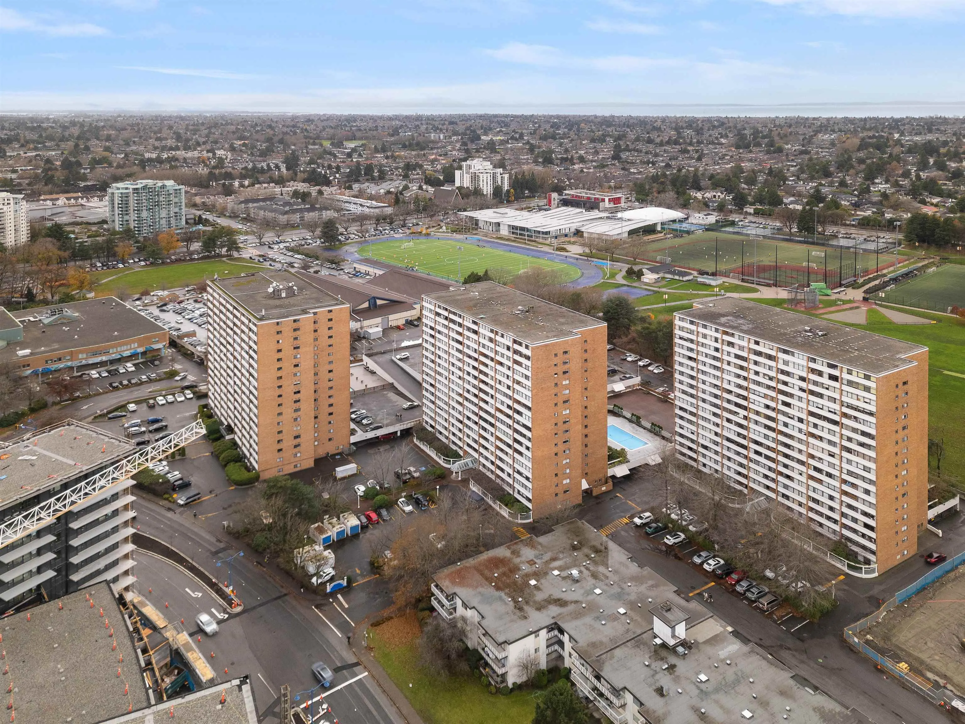 808 6651 Minoru Boulevard