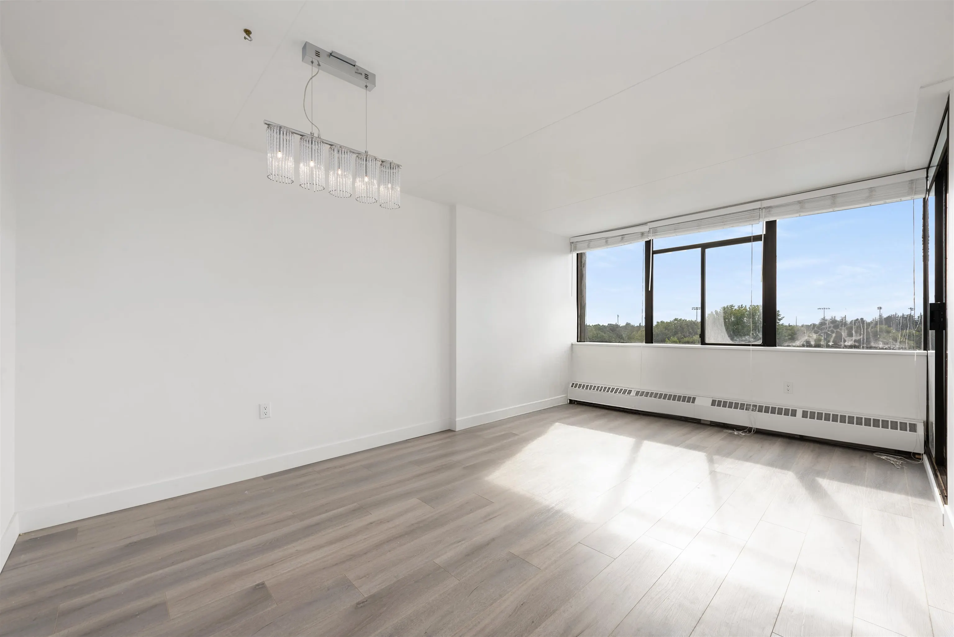 808 6651 Minoru Boulevard