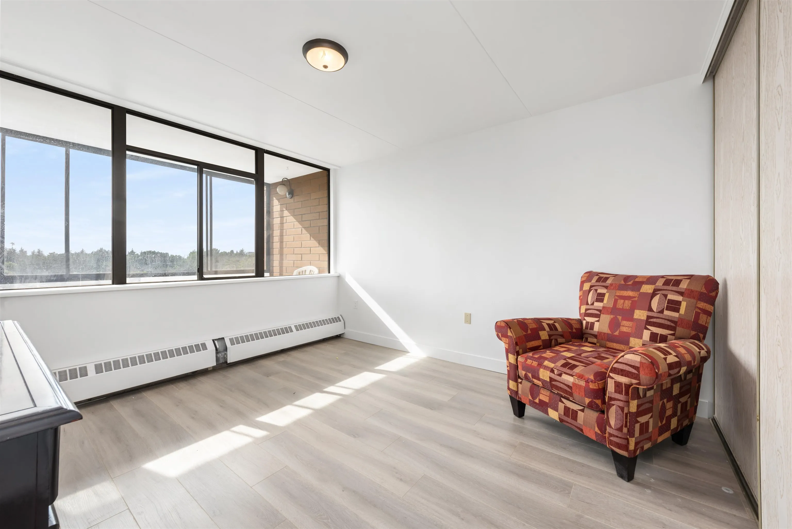 808 6651 Minoru Boulevard
