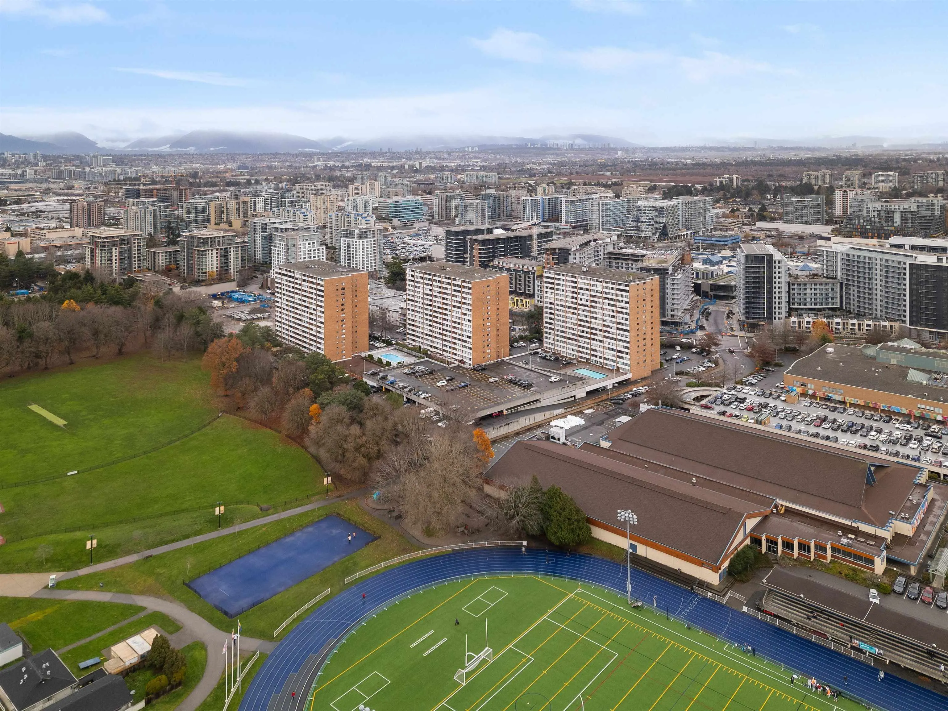 808 6651 Minoru Boulevard