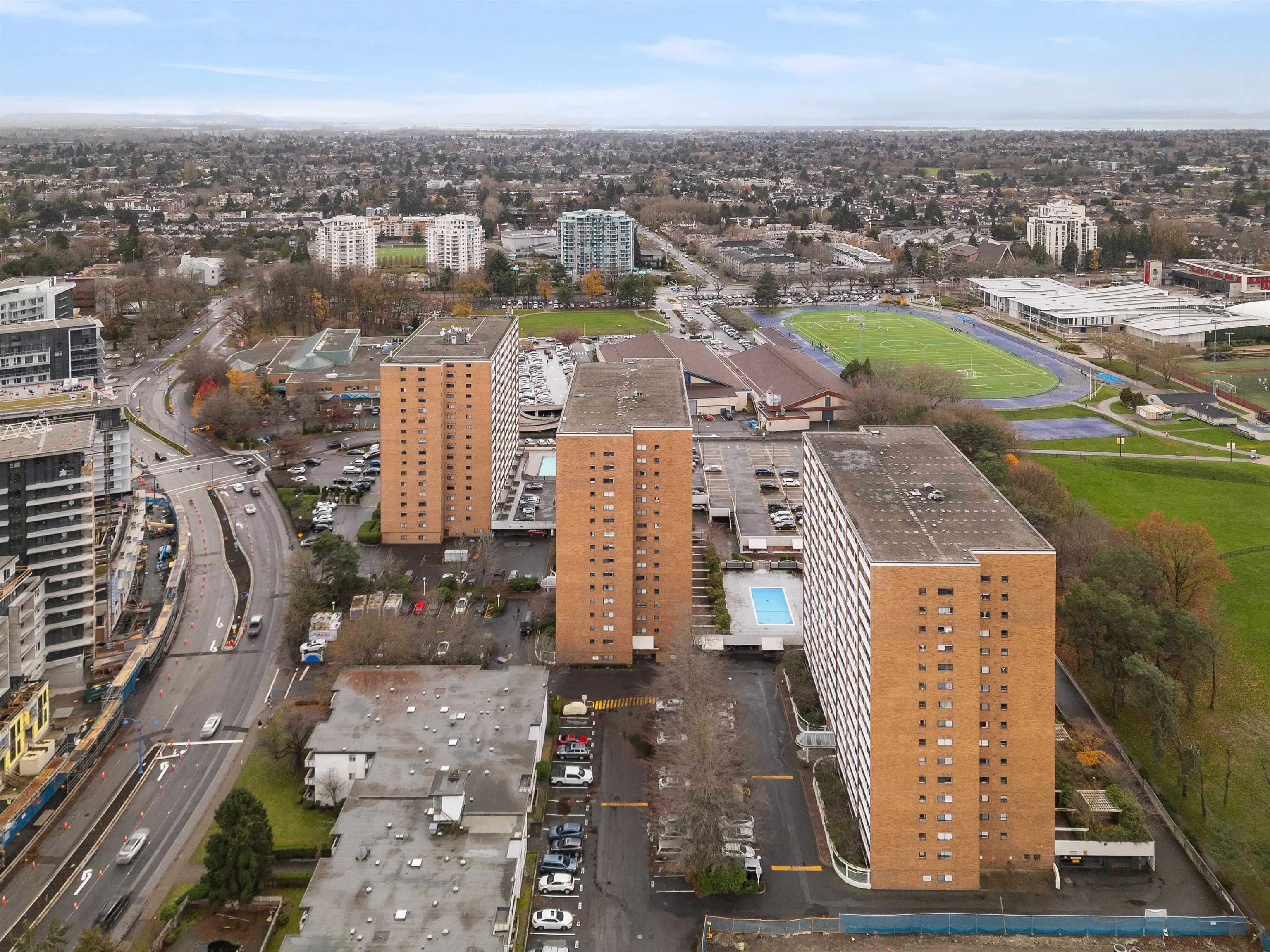 808 6651 Minoru Boulevard