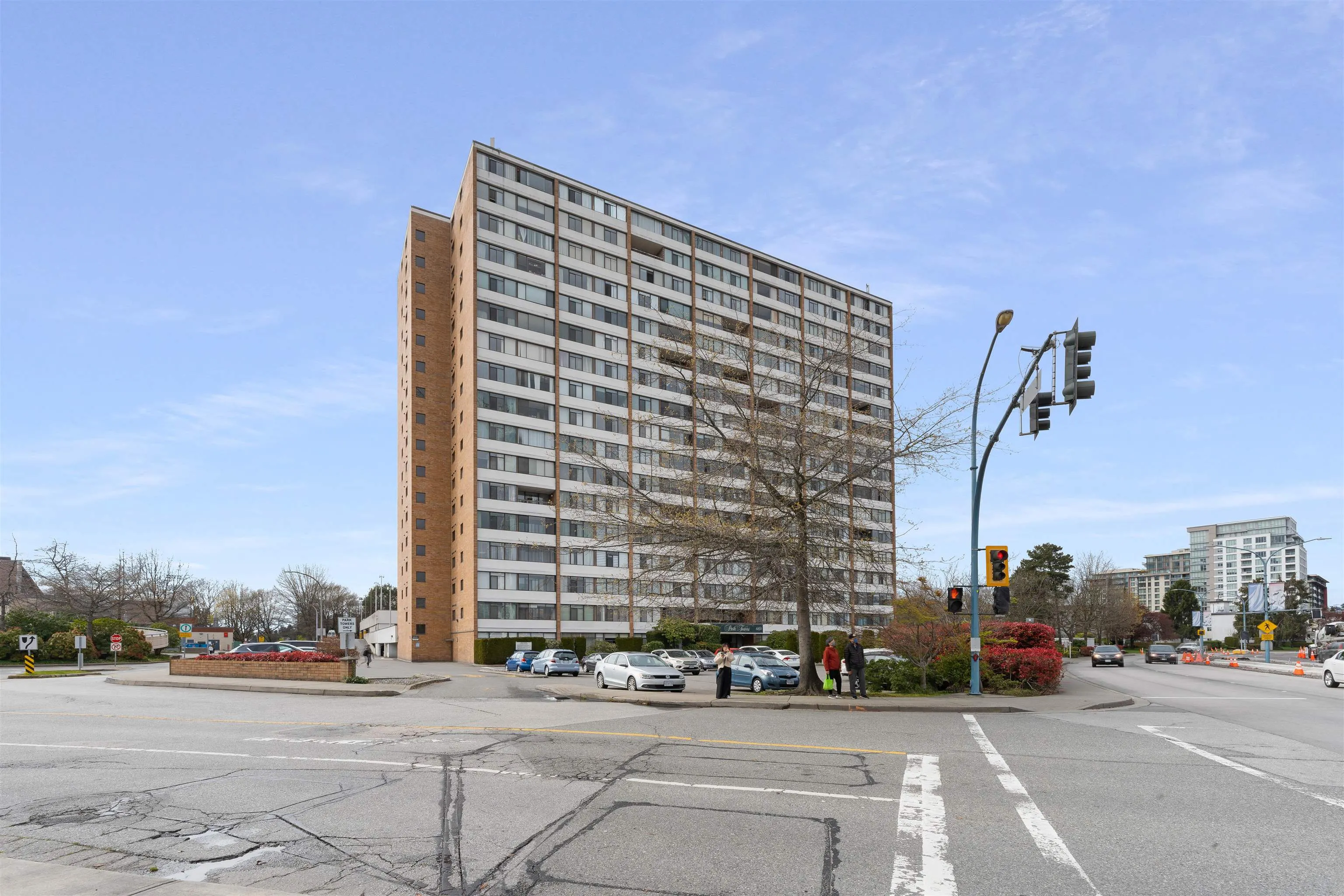 808 6651 Minoru Boulevard