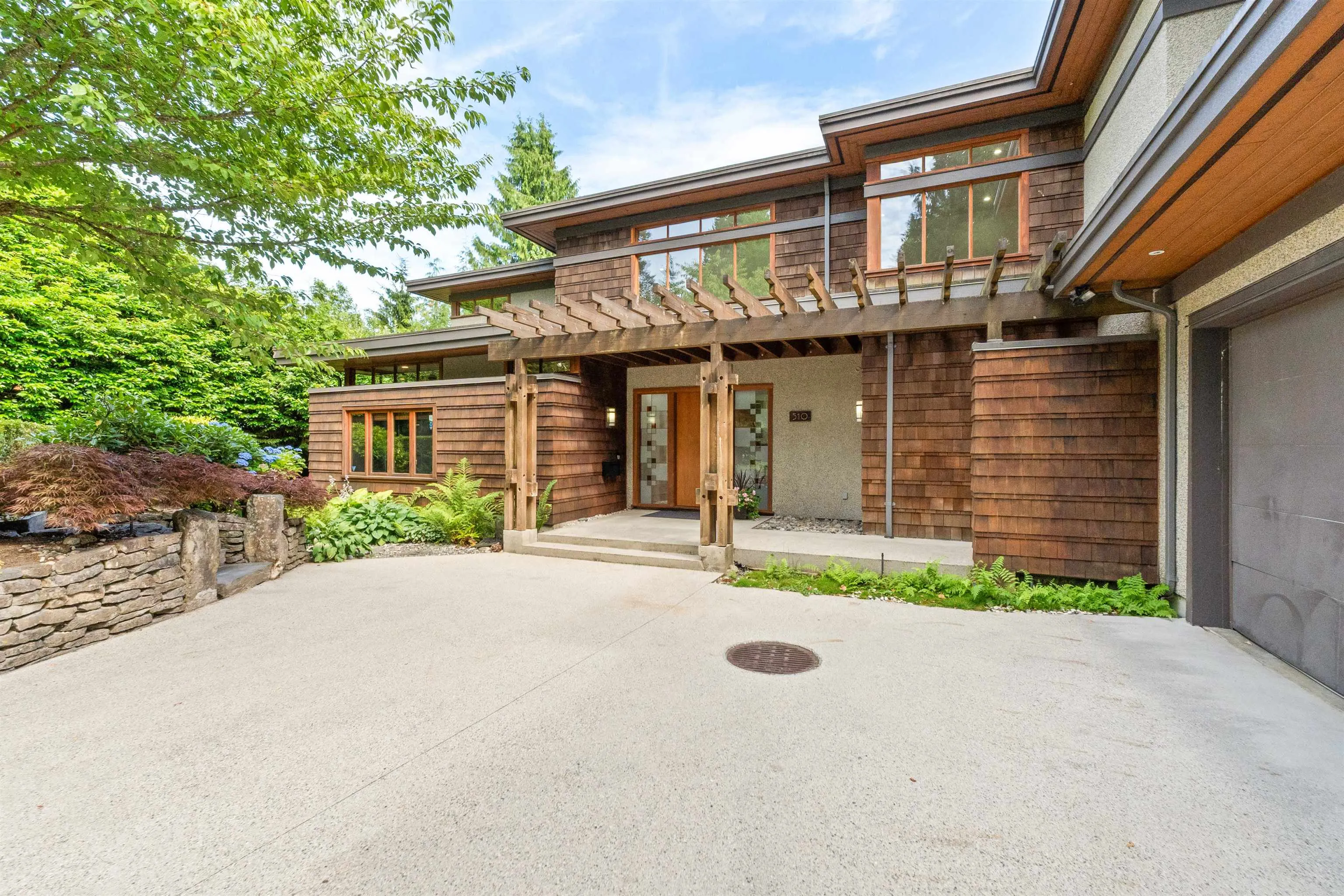 510 Eastcot Road