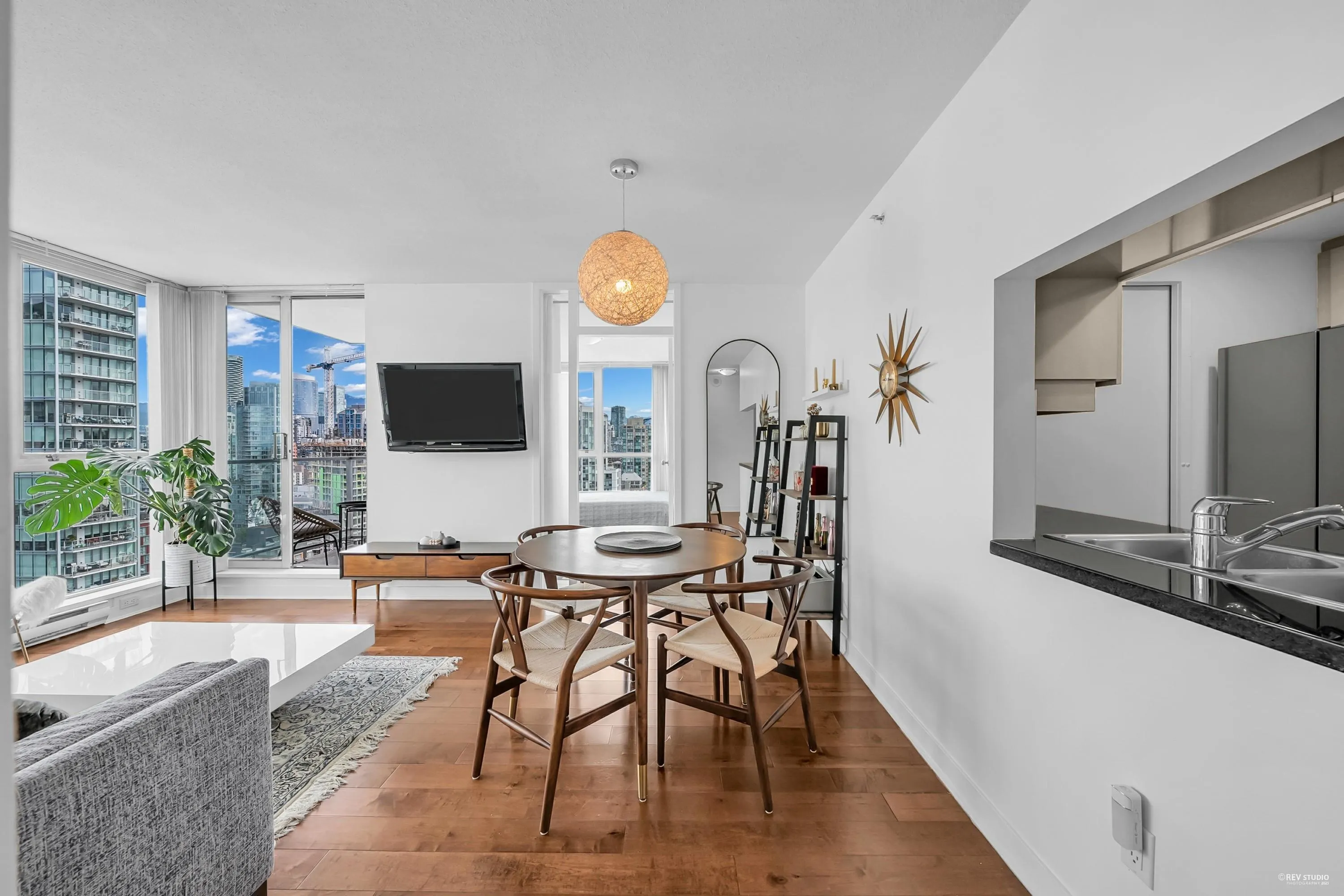 3006 1408 Strathmore Mews