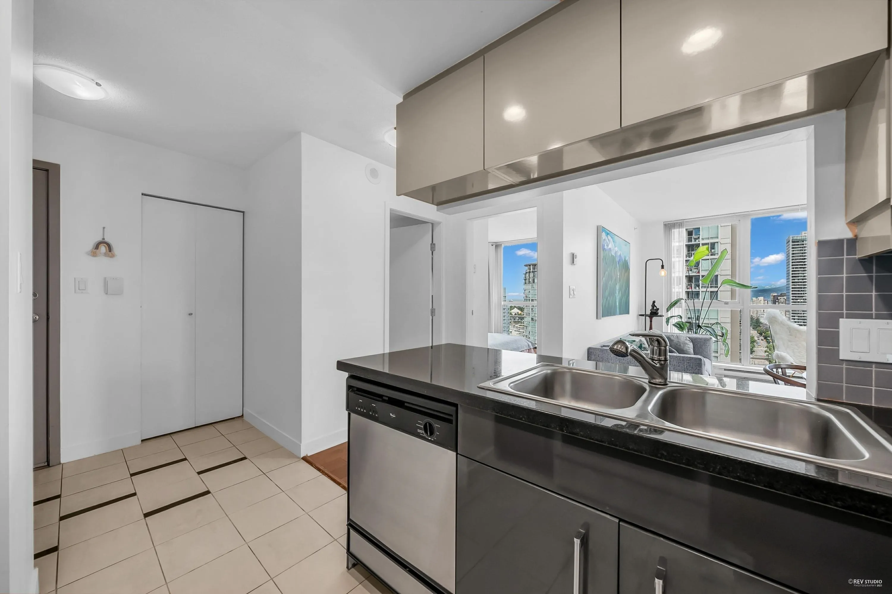 3006 1408 Strathmore Mews