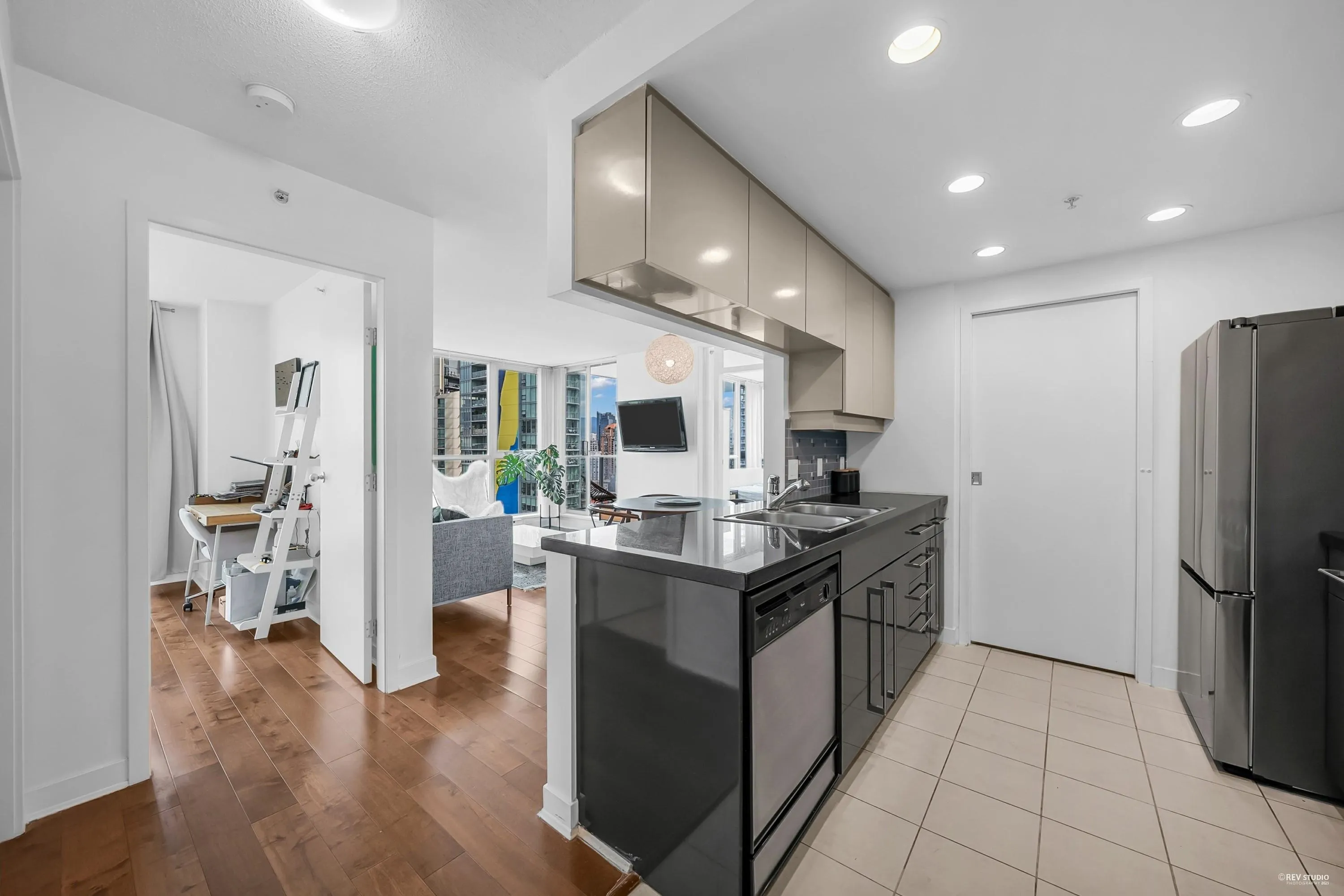 3006 1408 Strathmore Mews