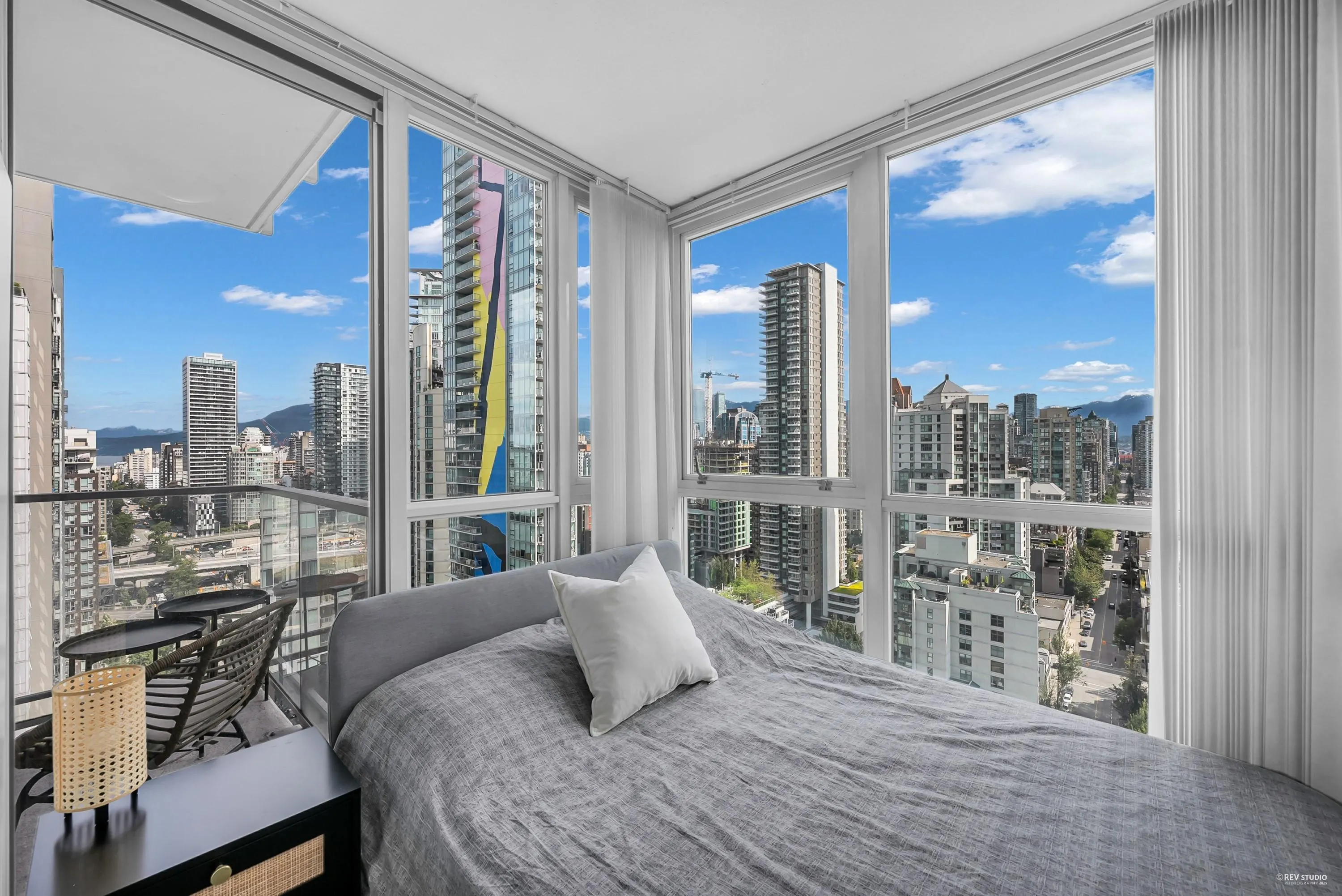 3006 1408 Strathmore Mews