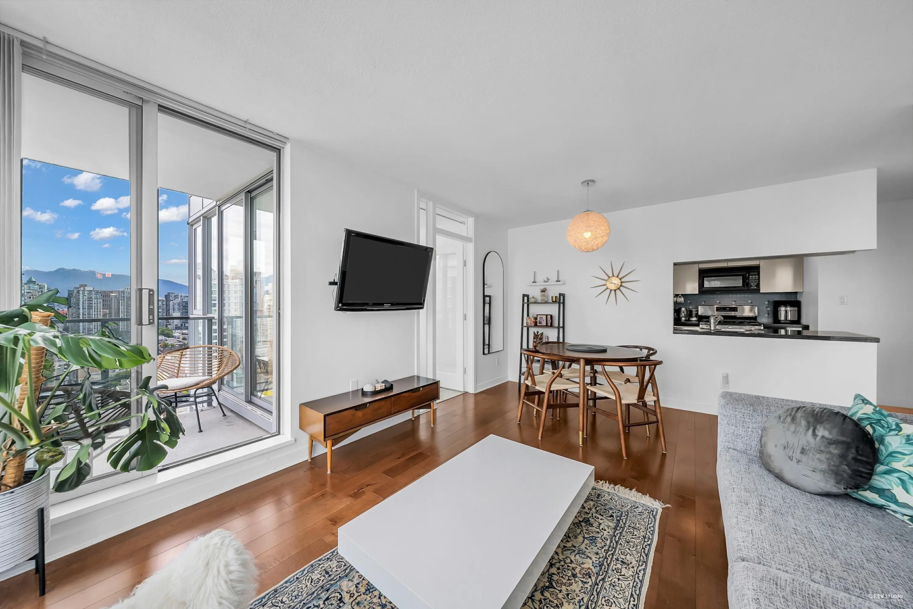 3006 1408 Strathmore Mews