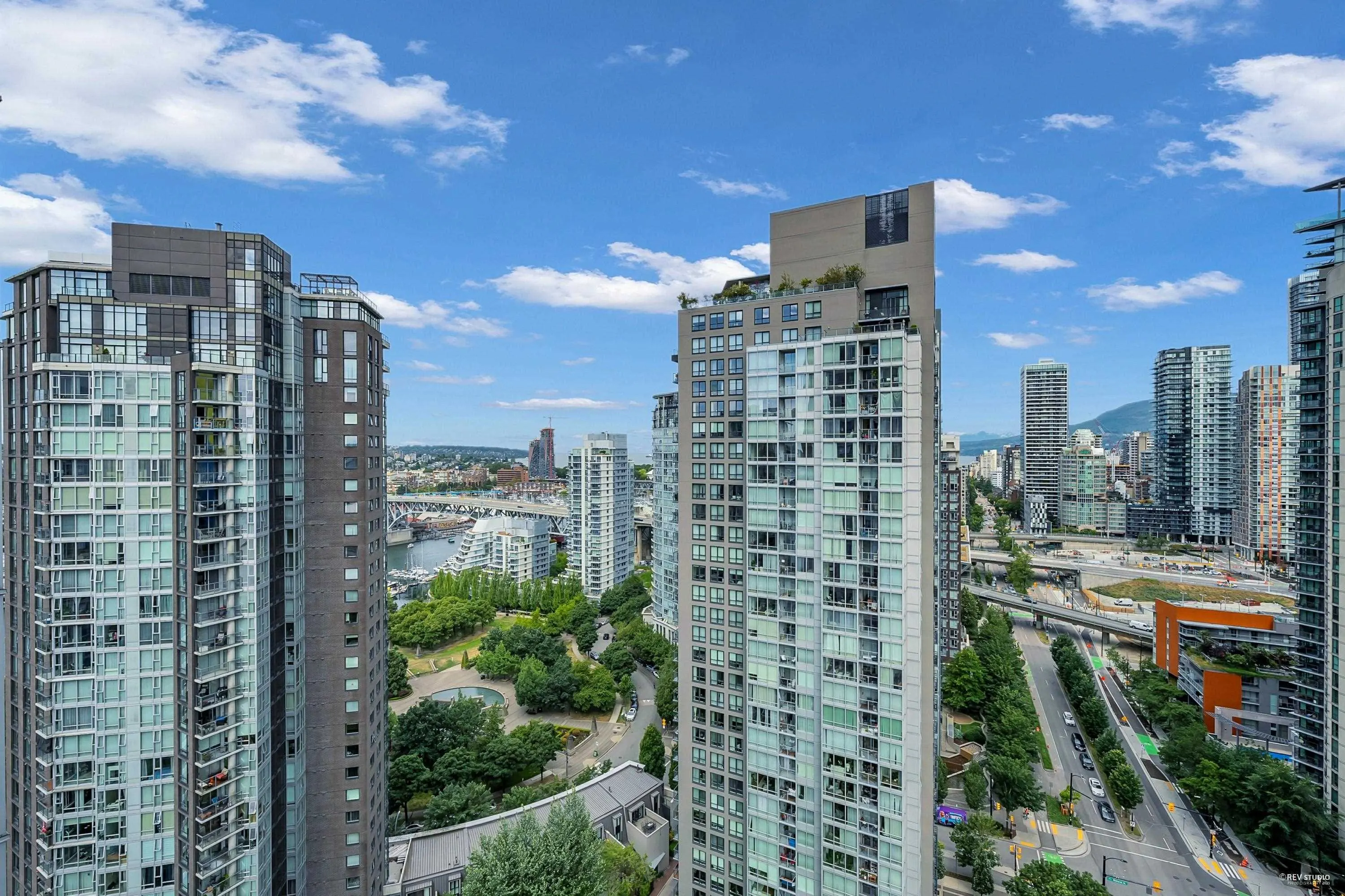 3006 1408 Strathmore Mews