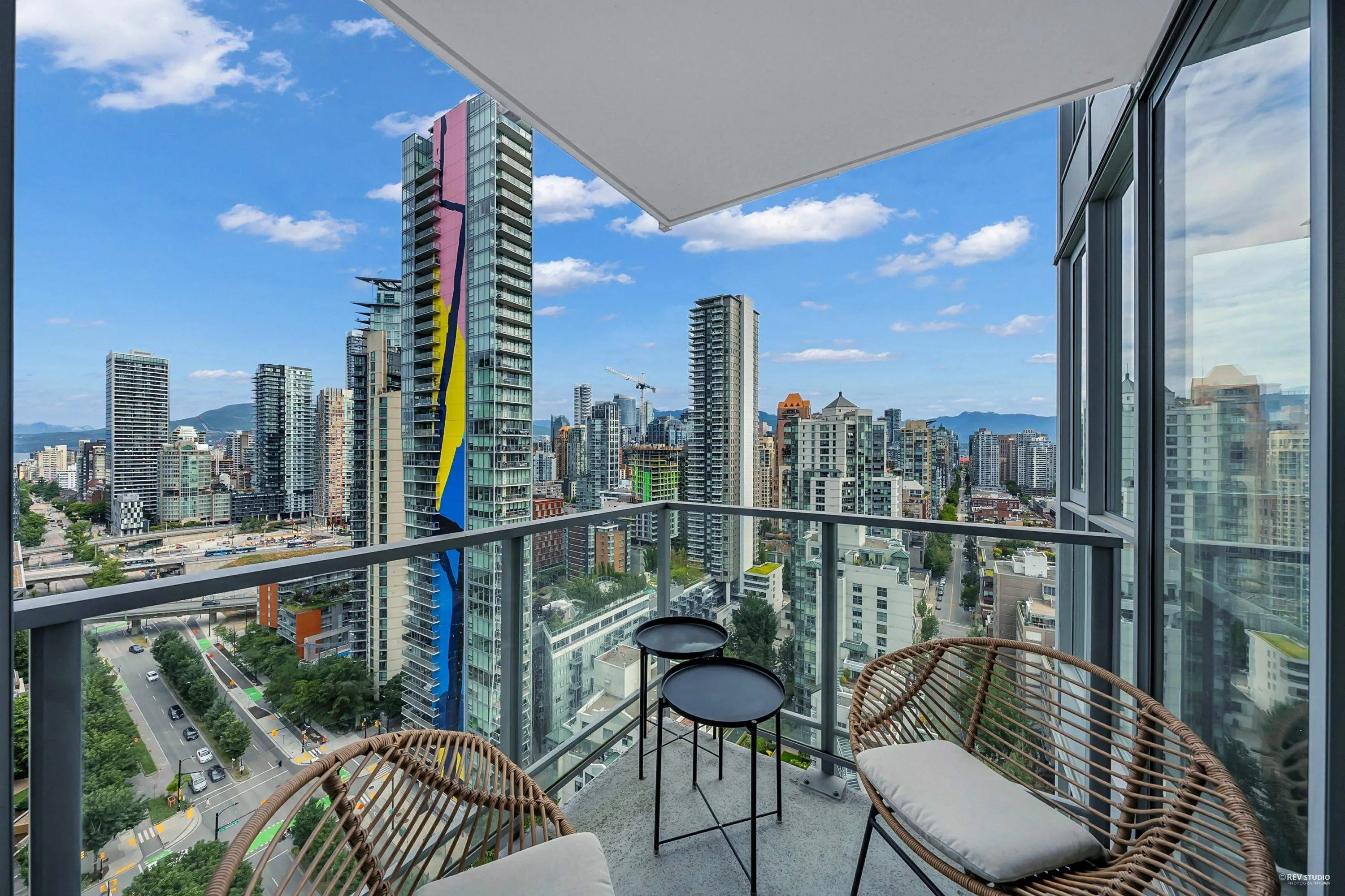 3006 1408 Strathmore Mews