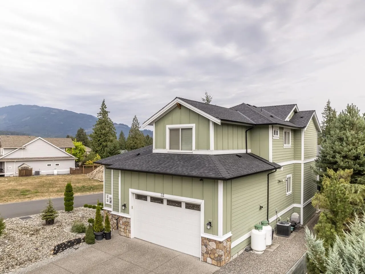 32 14550 Morris Valley Road