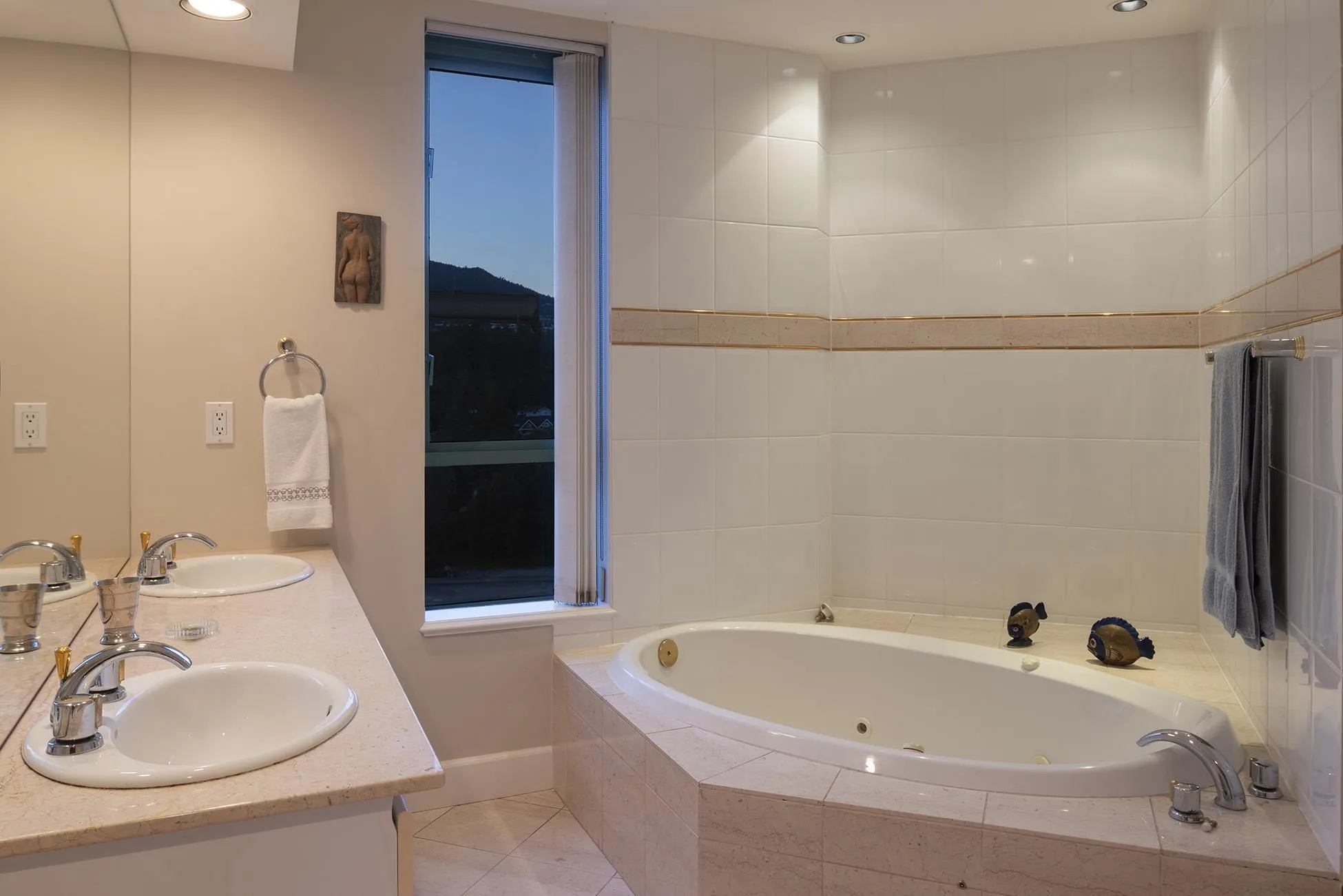 19A 328 Taylor Way