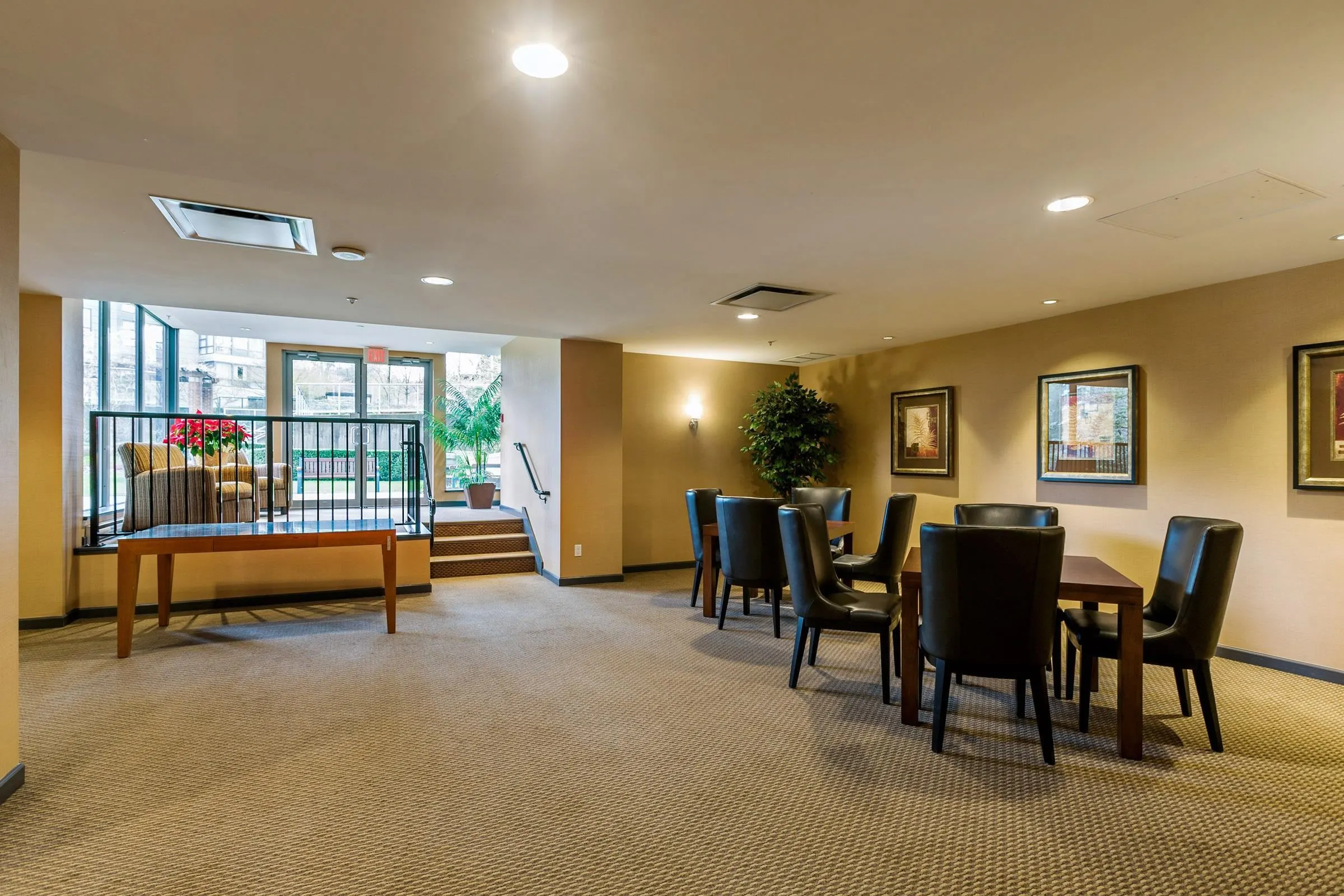 1303 295 Guildford Way
