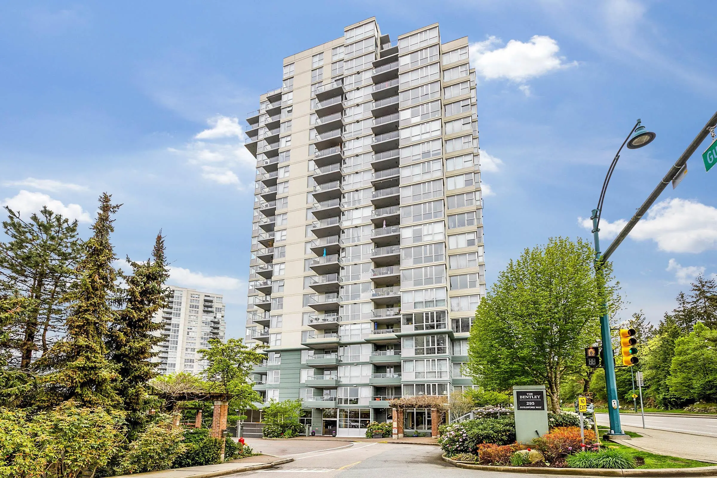 1303 295 Guildford Way