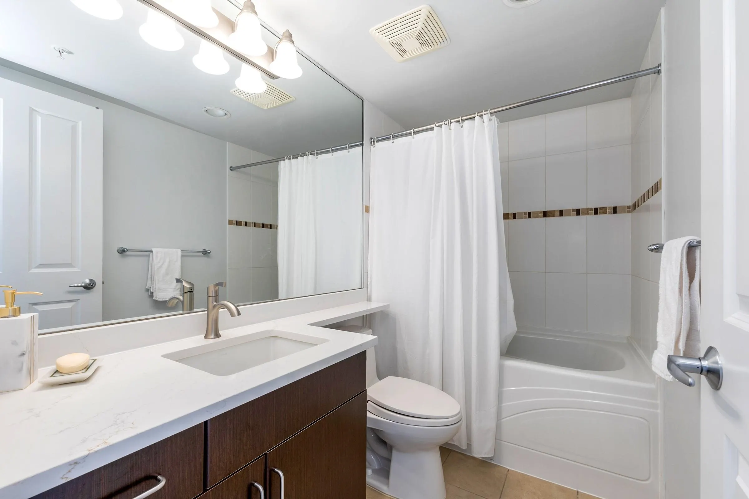 1303 295 Guildford Way