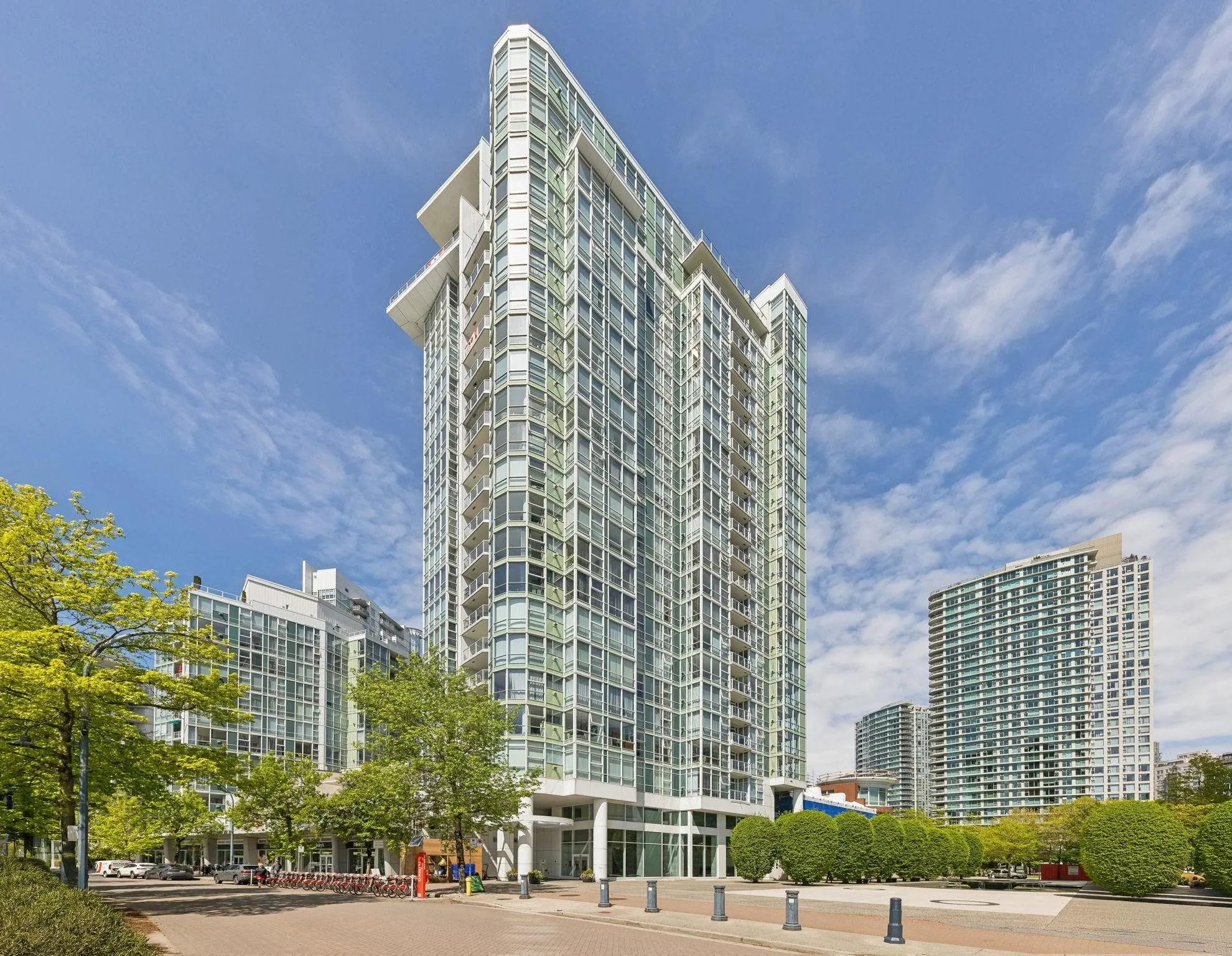 801 1077 Marinaside Crescent