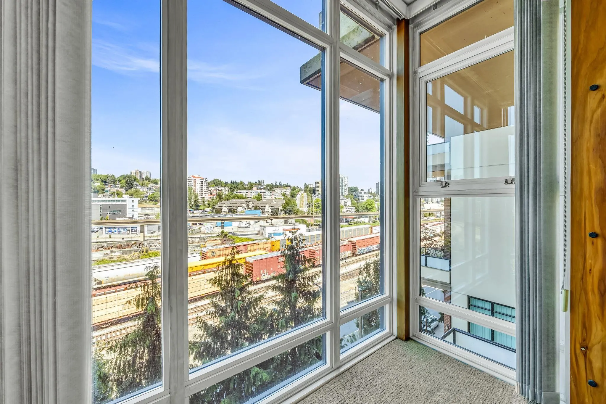 322 10 Renaissance Square