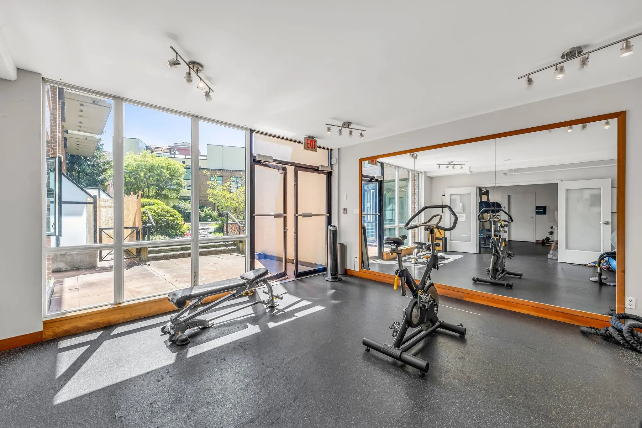 322 10 Renaissance Square