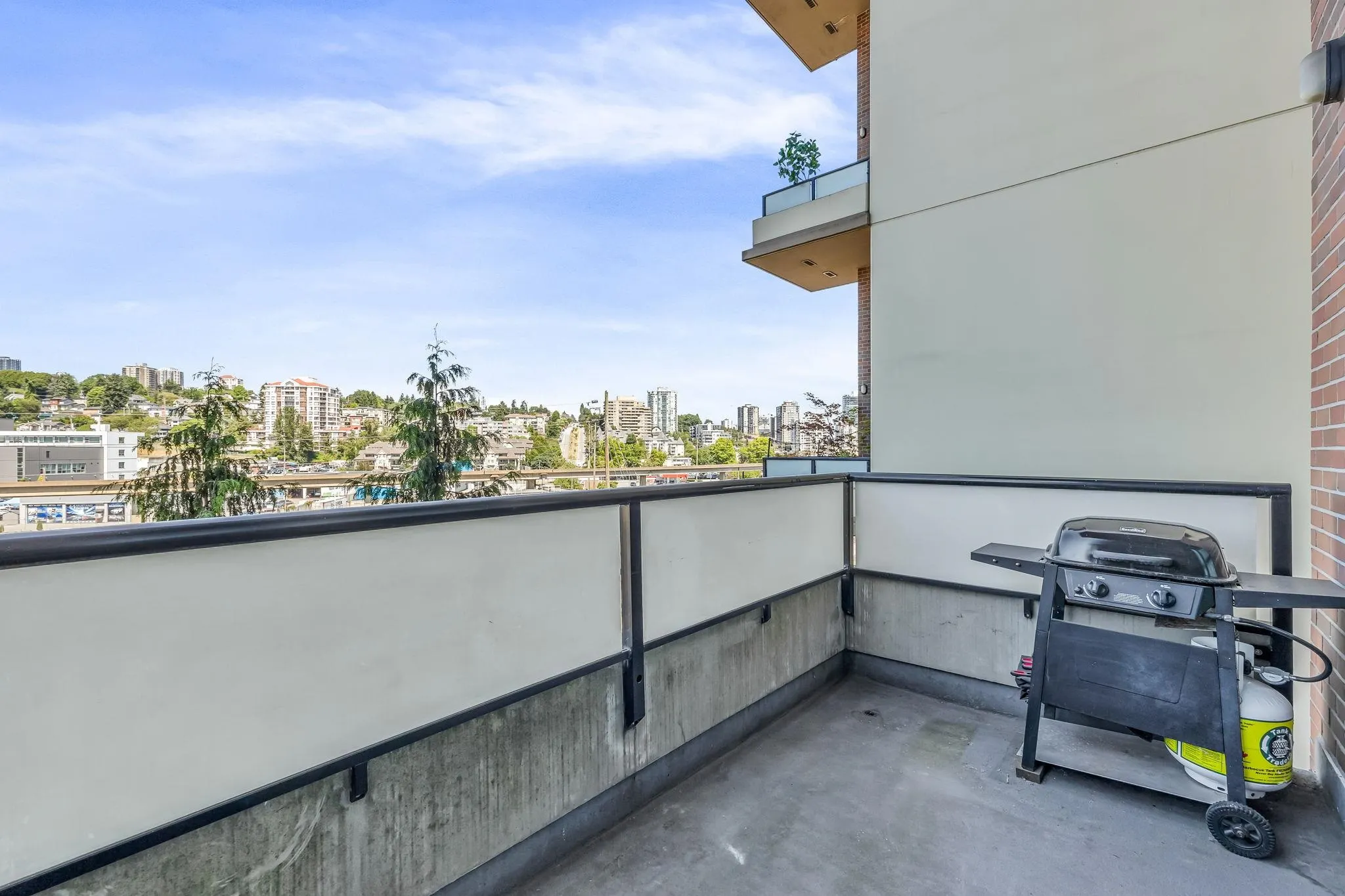 322 10 Renaissance Square