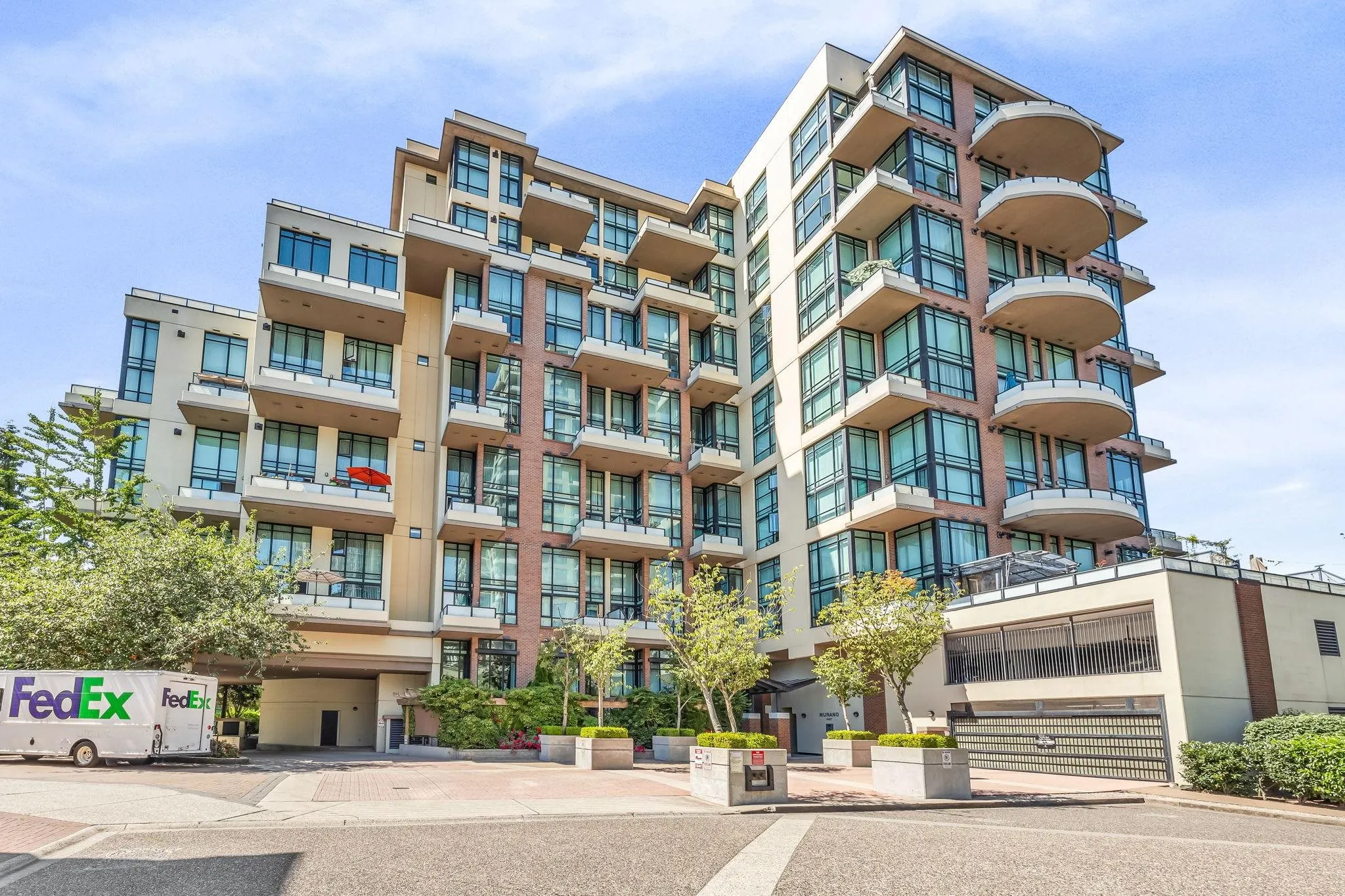 322 10 Renaissance Square
