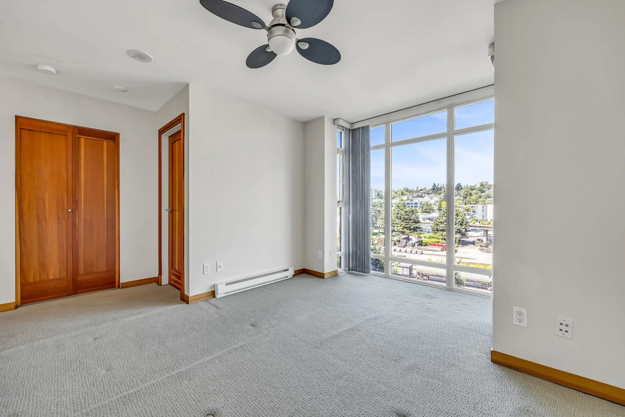 322 10 Renaissance Square