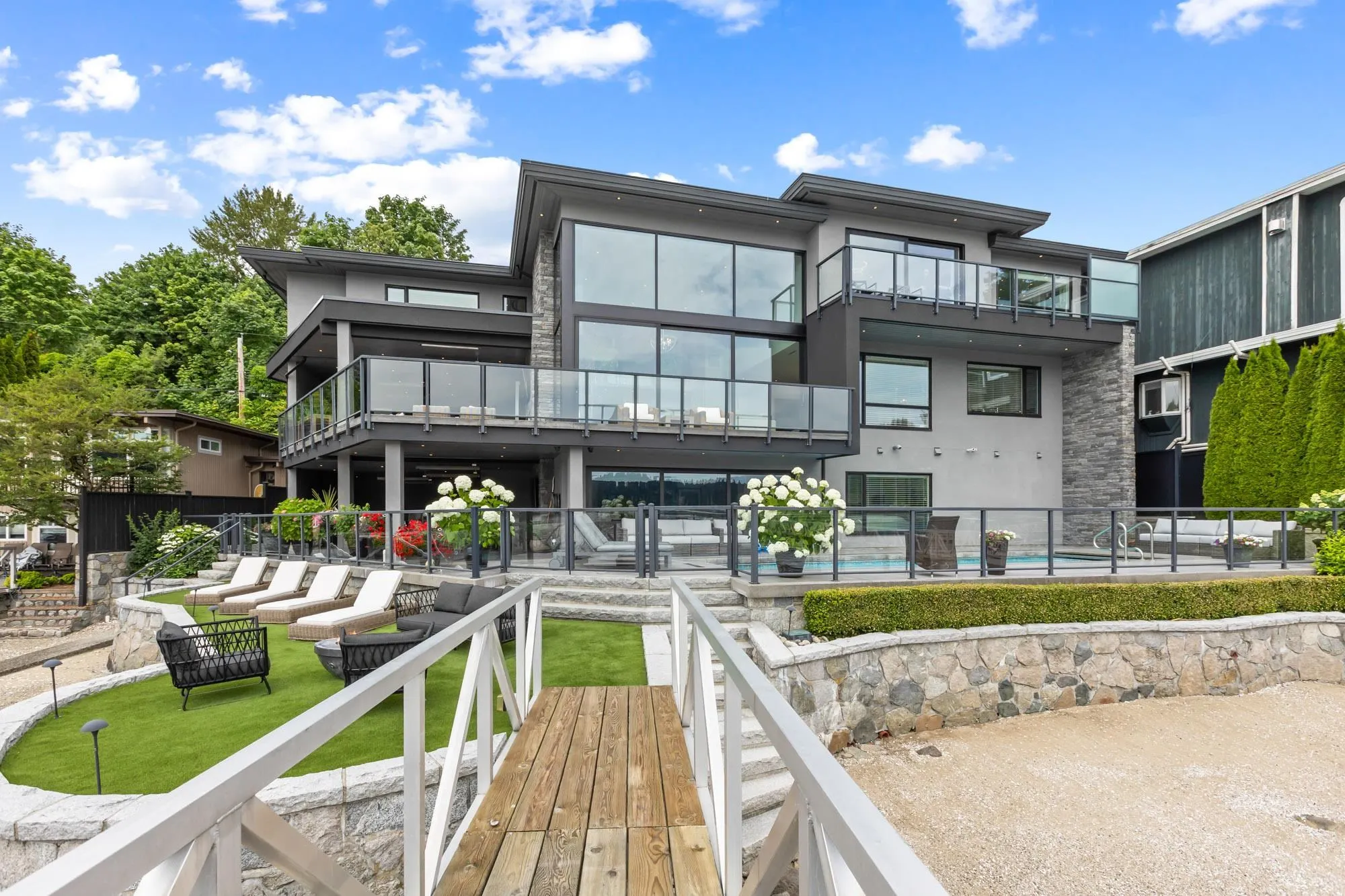 748 Alderside Road