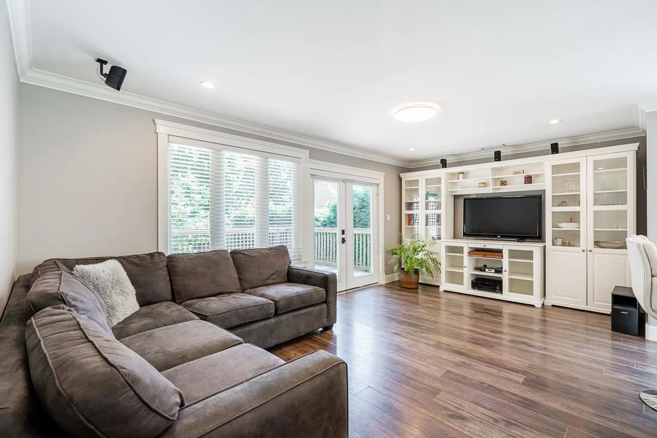 10244 Main Street