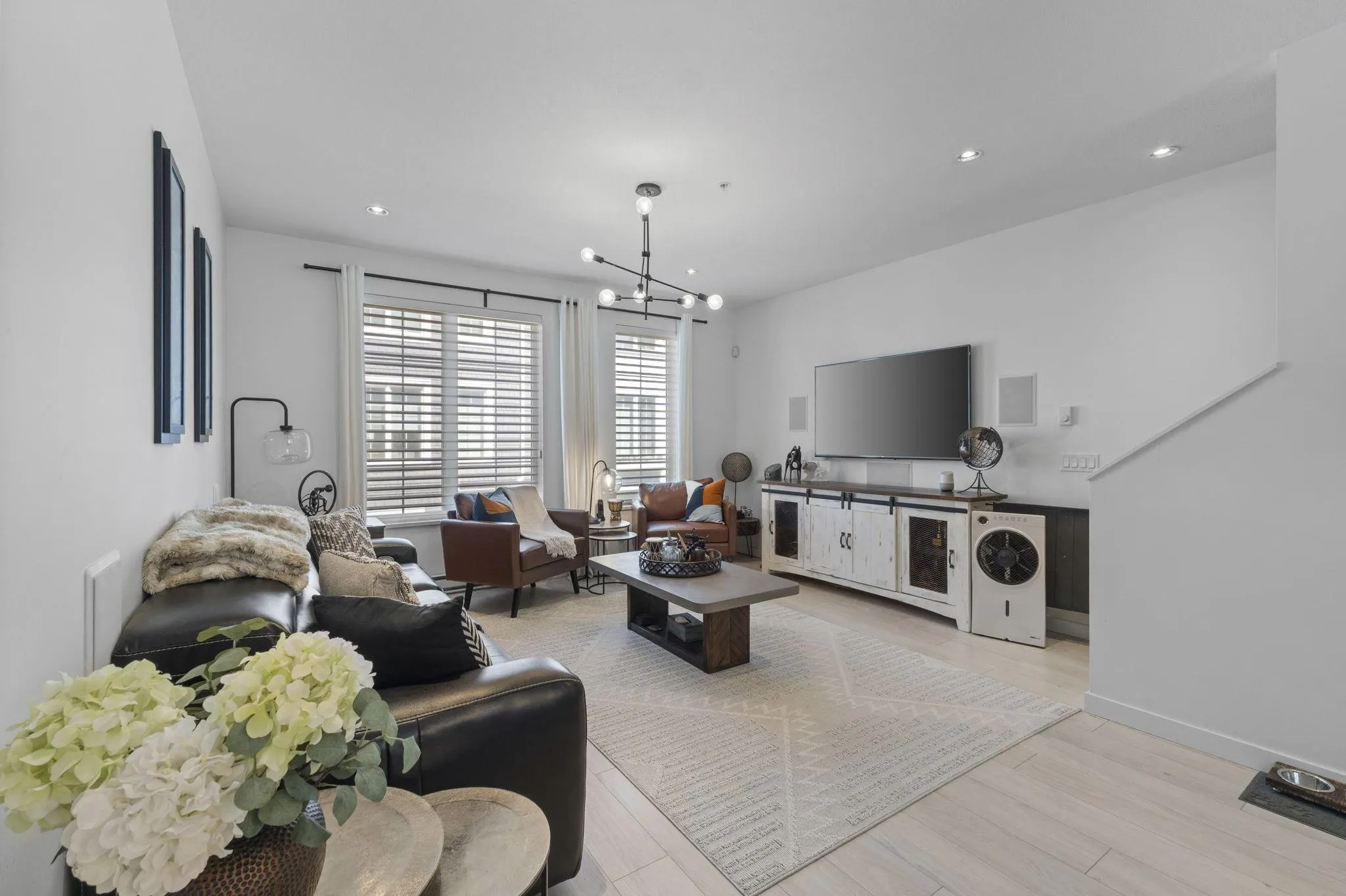 26 2560 Pitt River Road