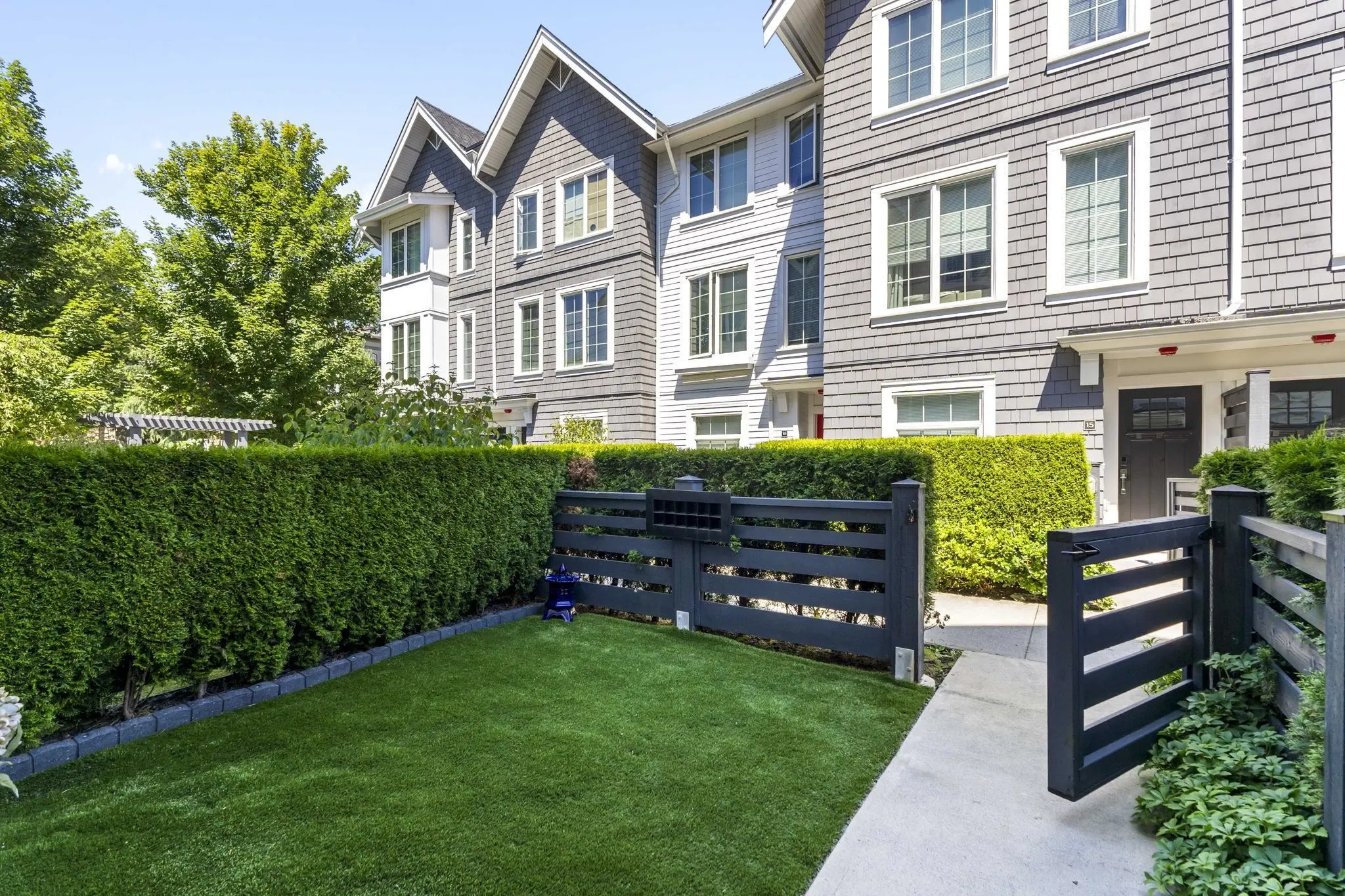 26 2560 Pitt River Road