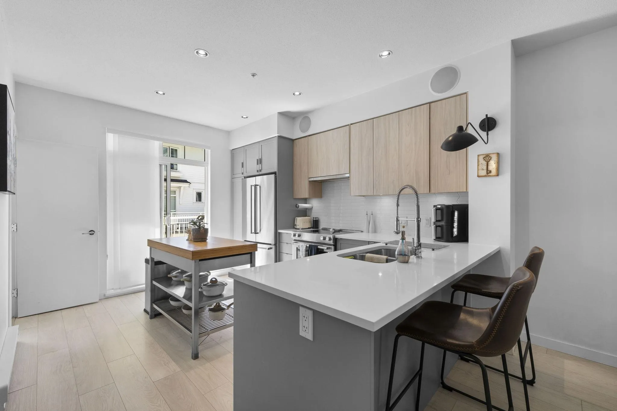 26 2560 Pitt River Road