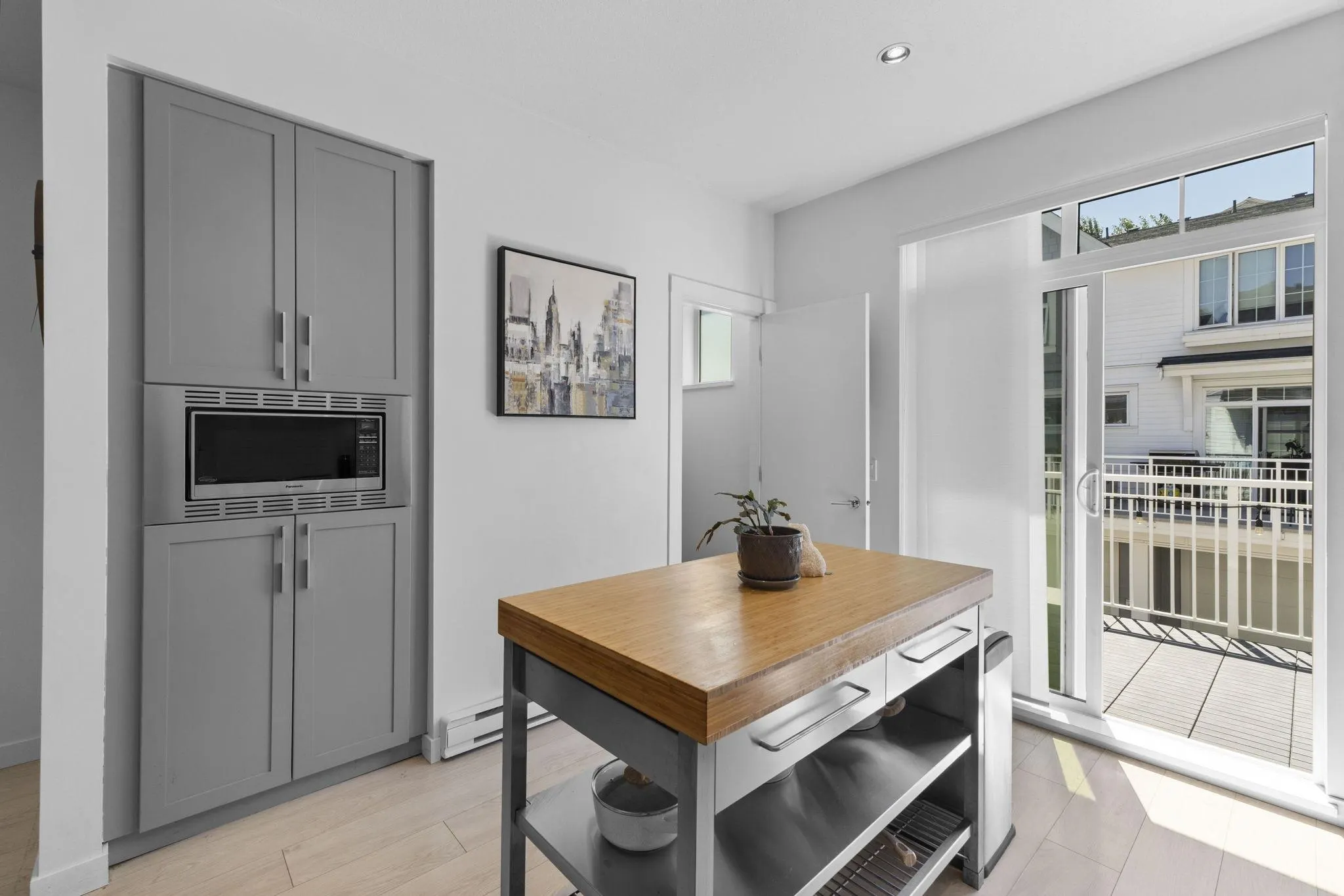 26 2560 Pitt River Road