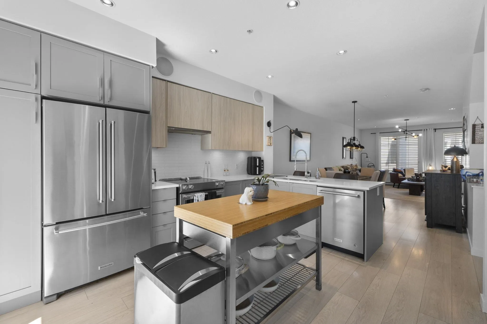 26 2560 Pitt River Road