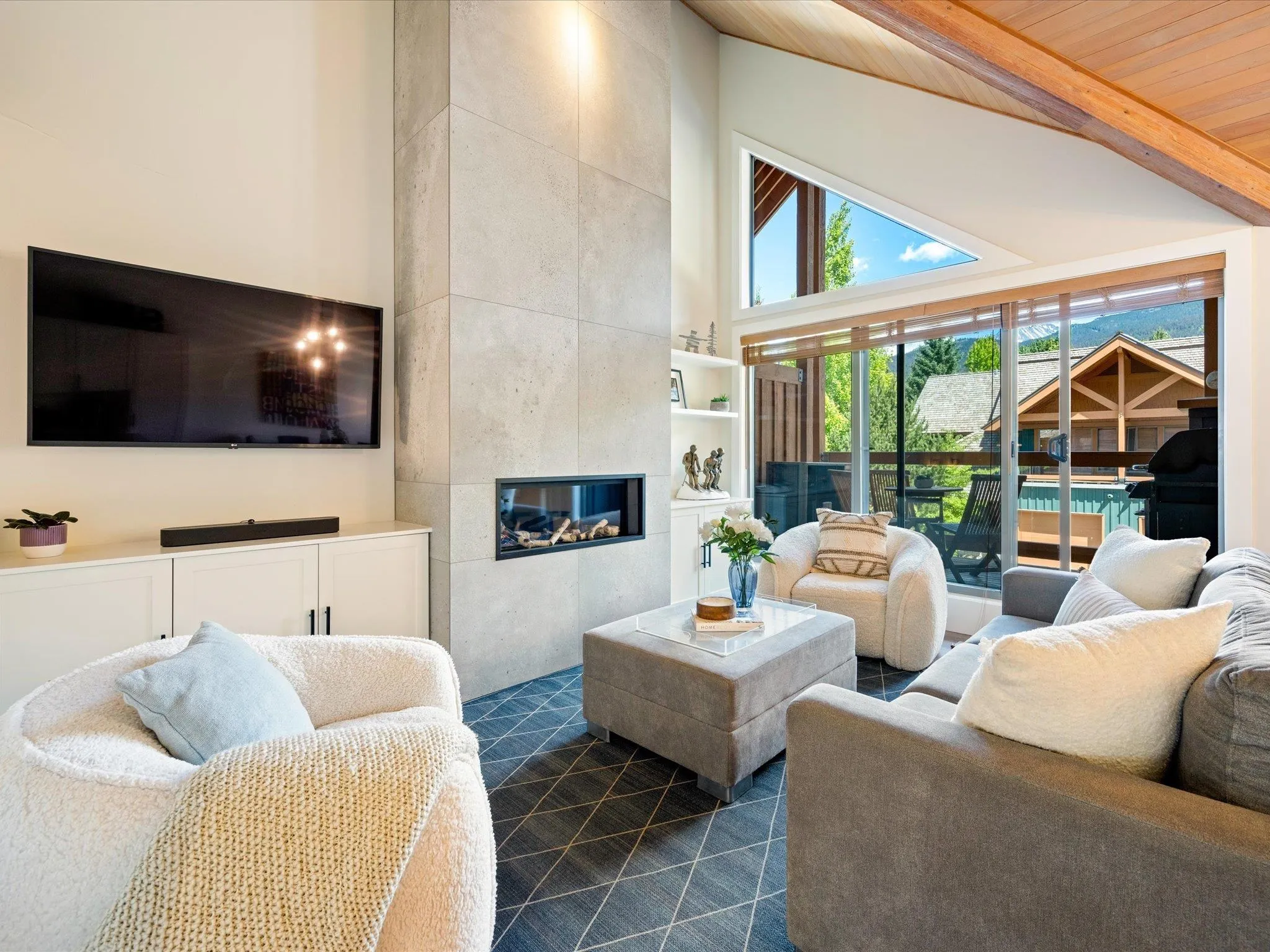 4862 Casabella Crescent