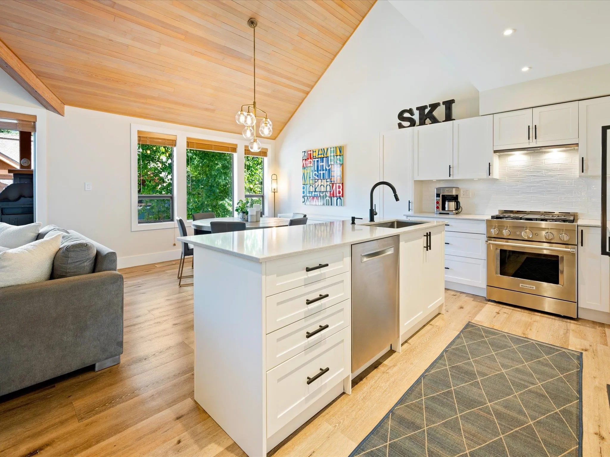 4862 Casabella Crescent