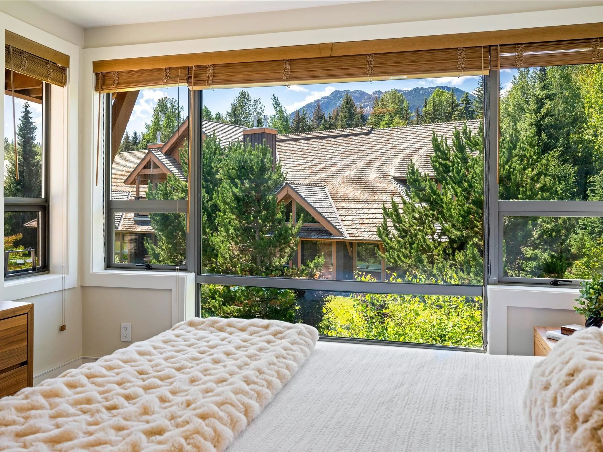 4862 Casabella Crescent