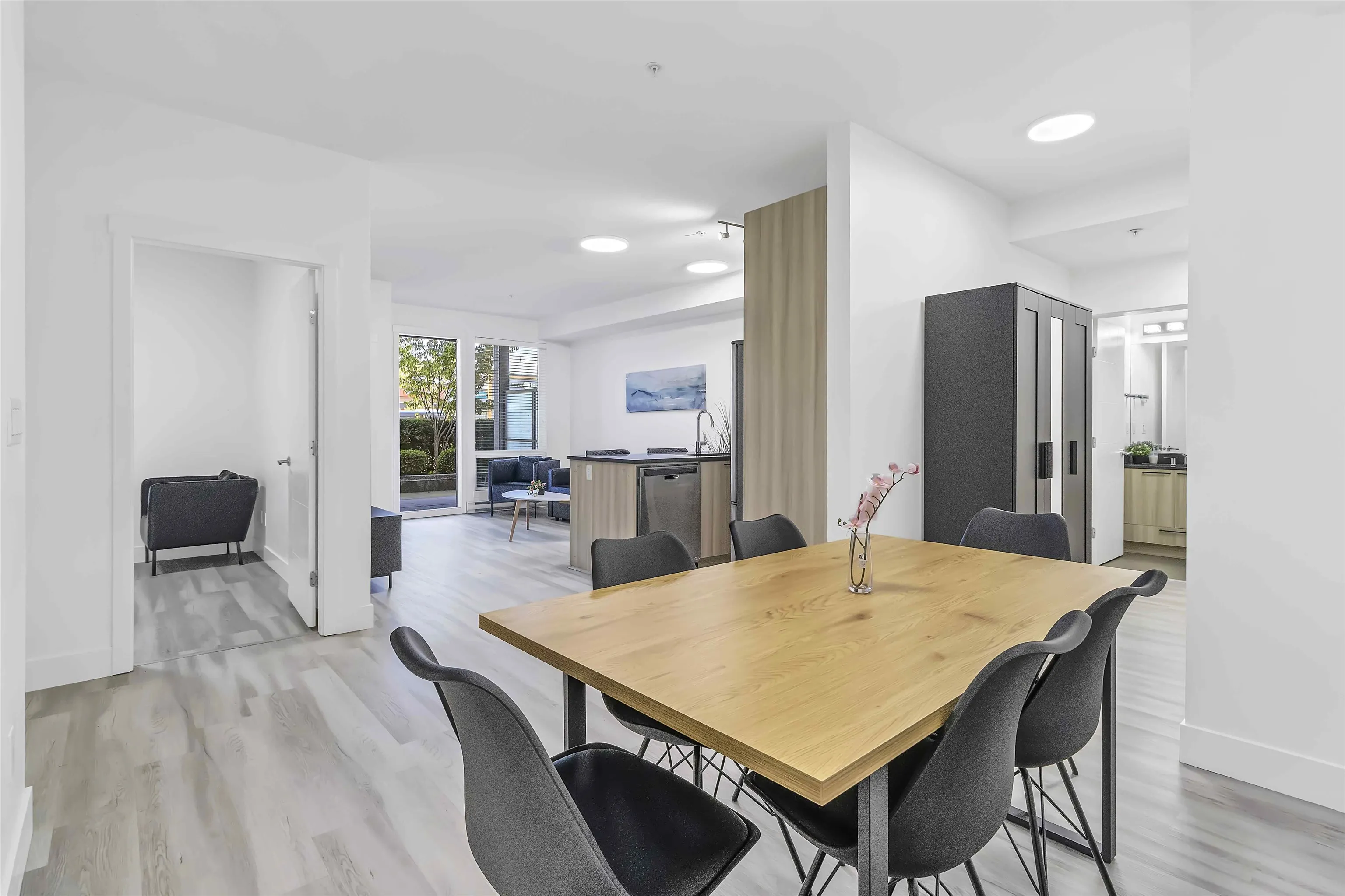 101 15628 104 Avenue