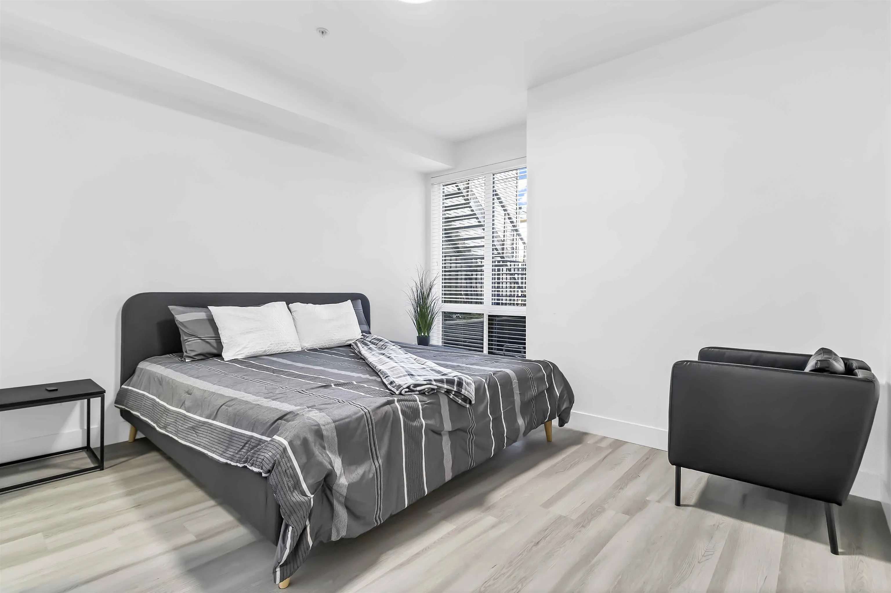 101 15628 104 Avenue